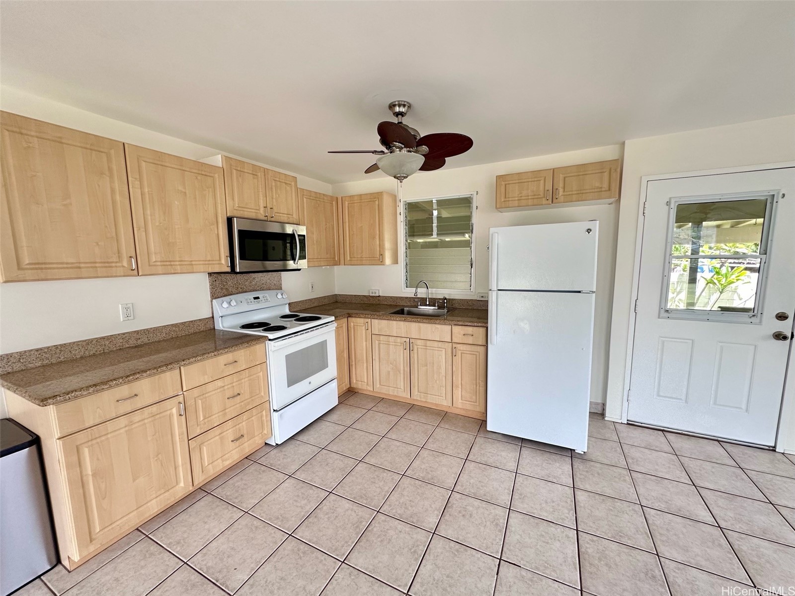 420a Oneawa Street Property Photo 3