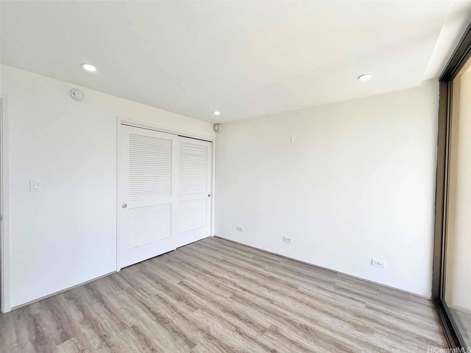 411 Hobron Lane 1212 Property Photo 10