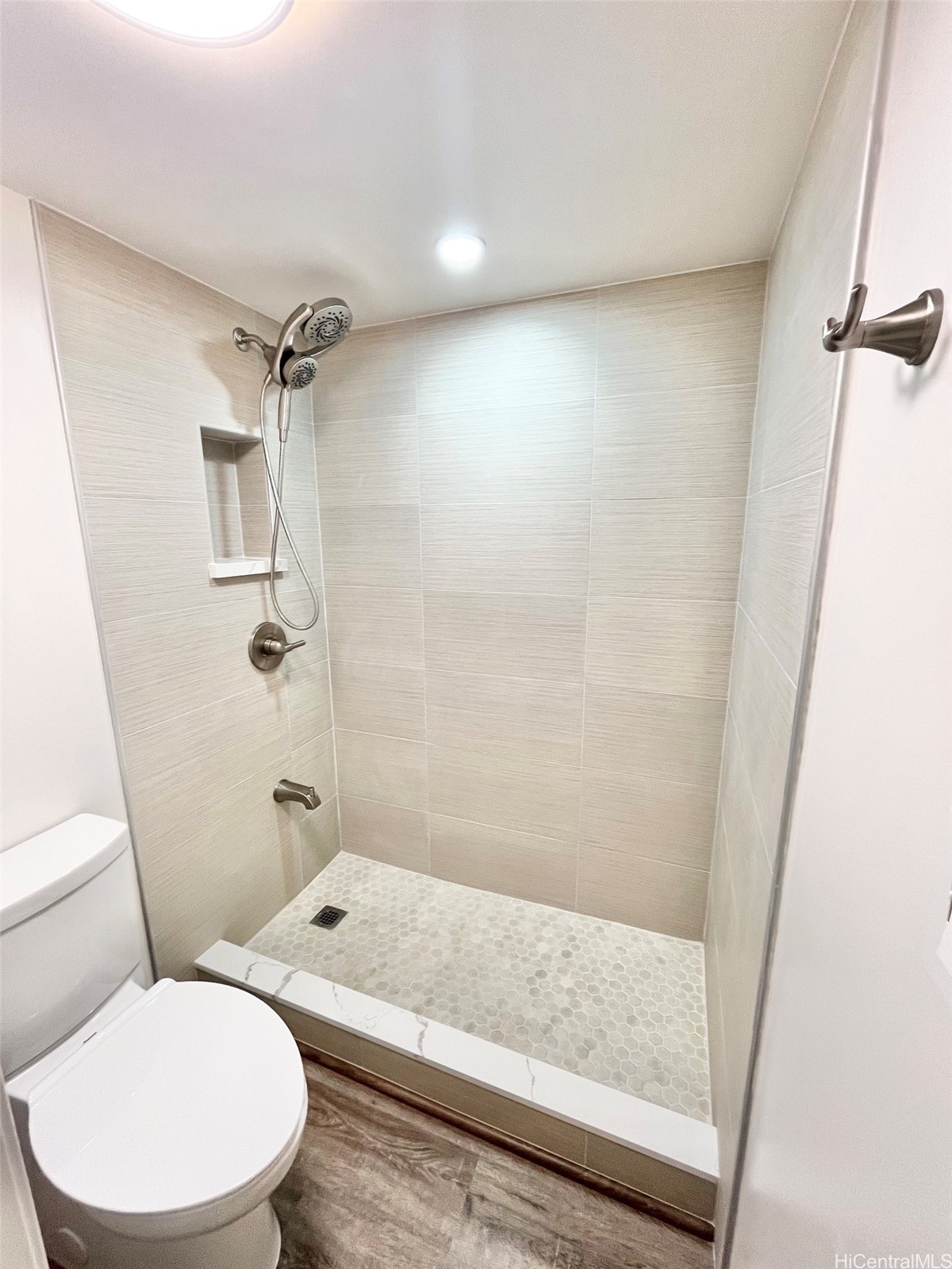 411 Hobron Lane 1212 Property Photo 11