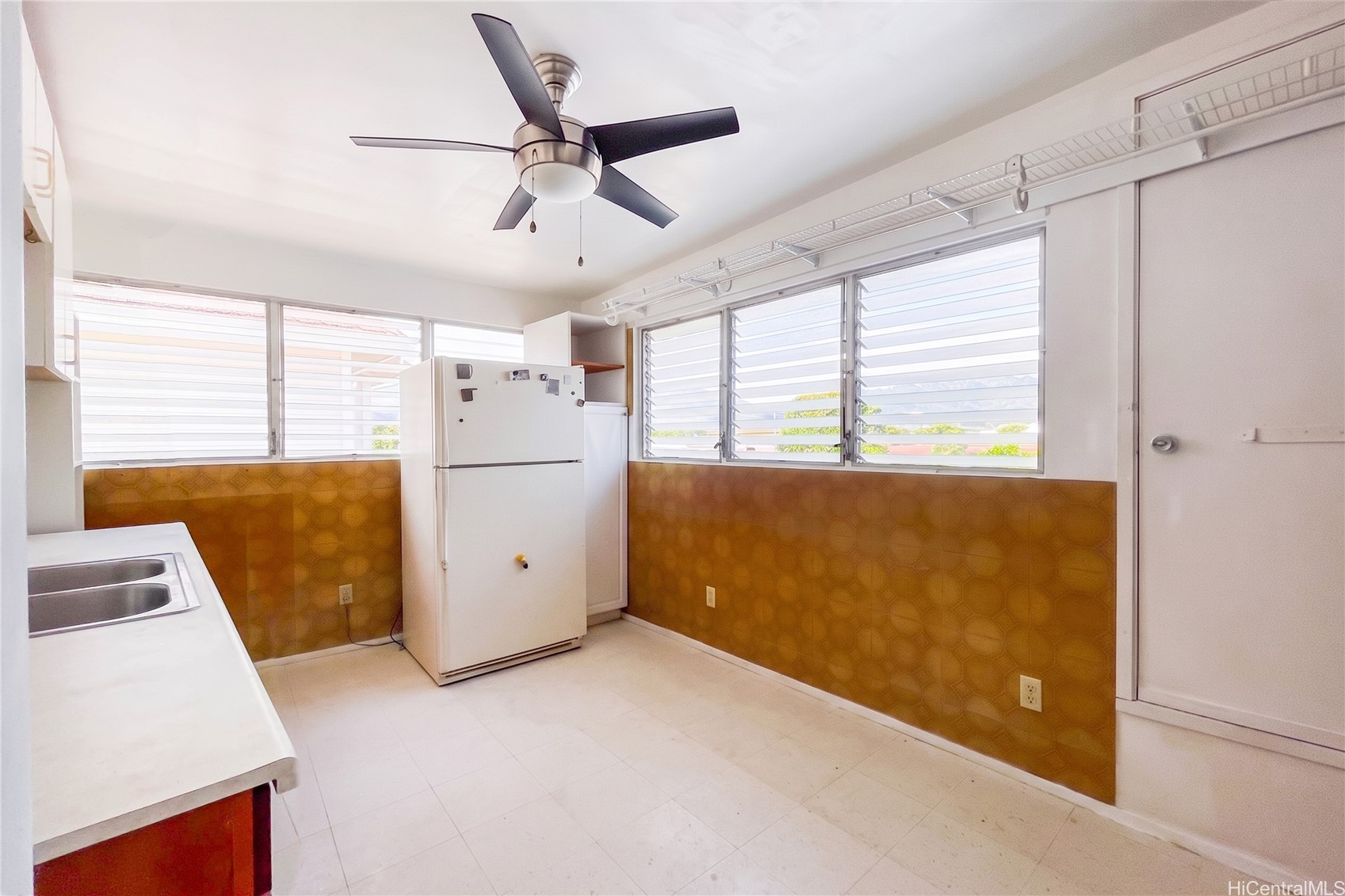 87-609 Manuu Street Property Photo 16