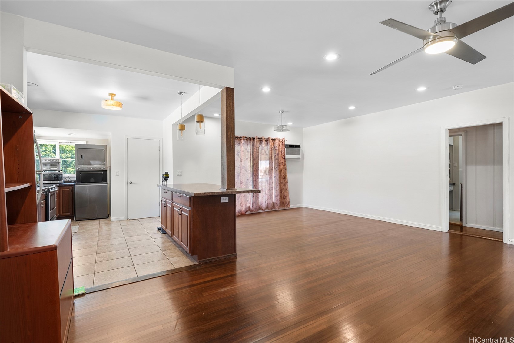2243 Sea View Avenue Property Photo 3