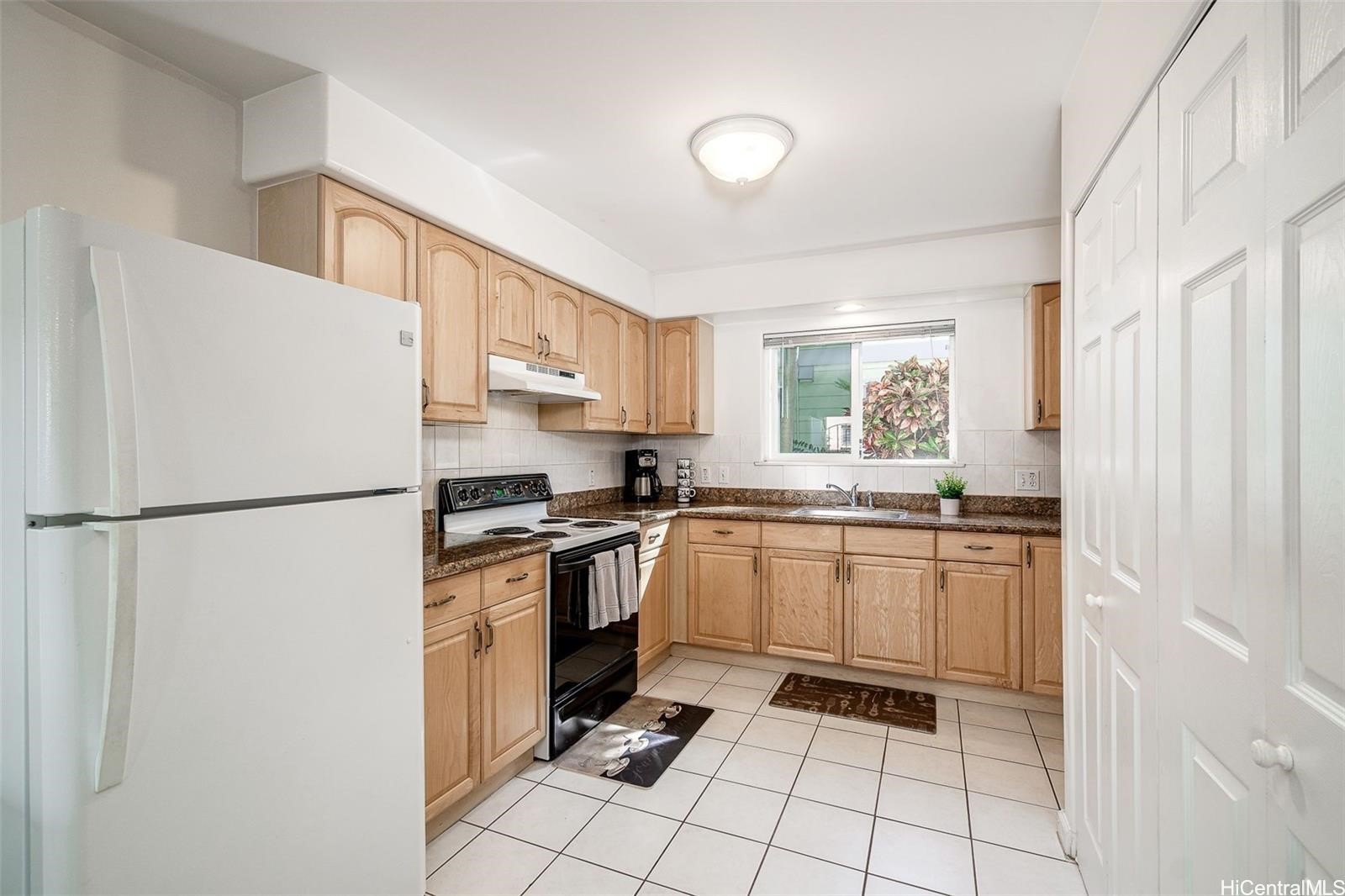1227 8th Avenue Property Photo 13