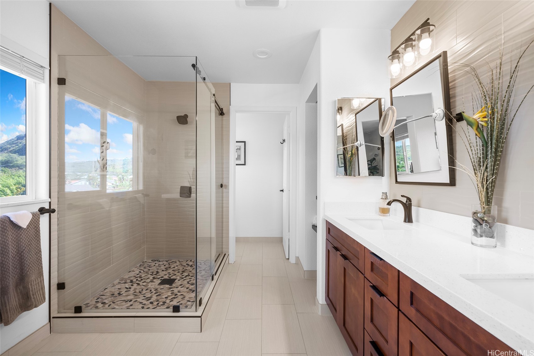 1004 Kaolo Street Property Photo 13
