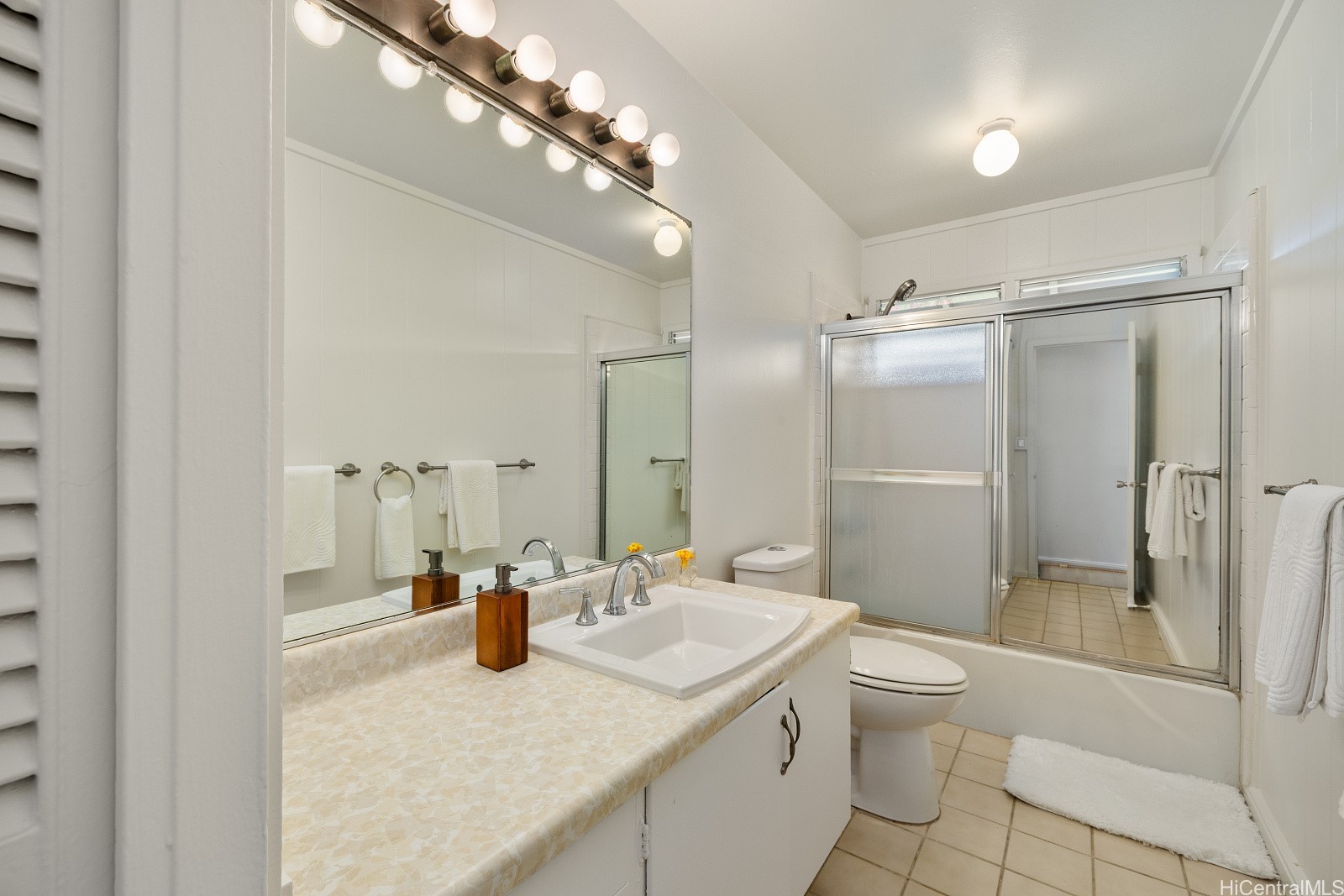 1031 Lunaai Place Property Photo 13