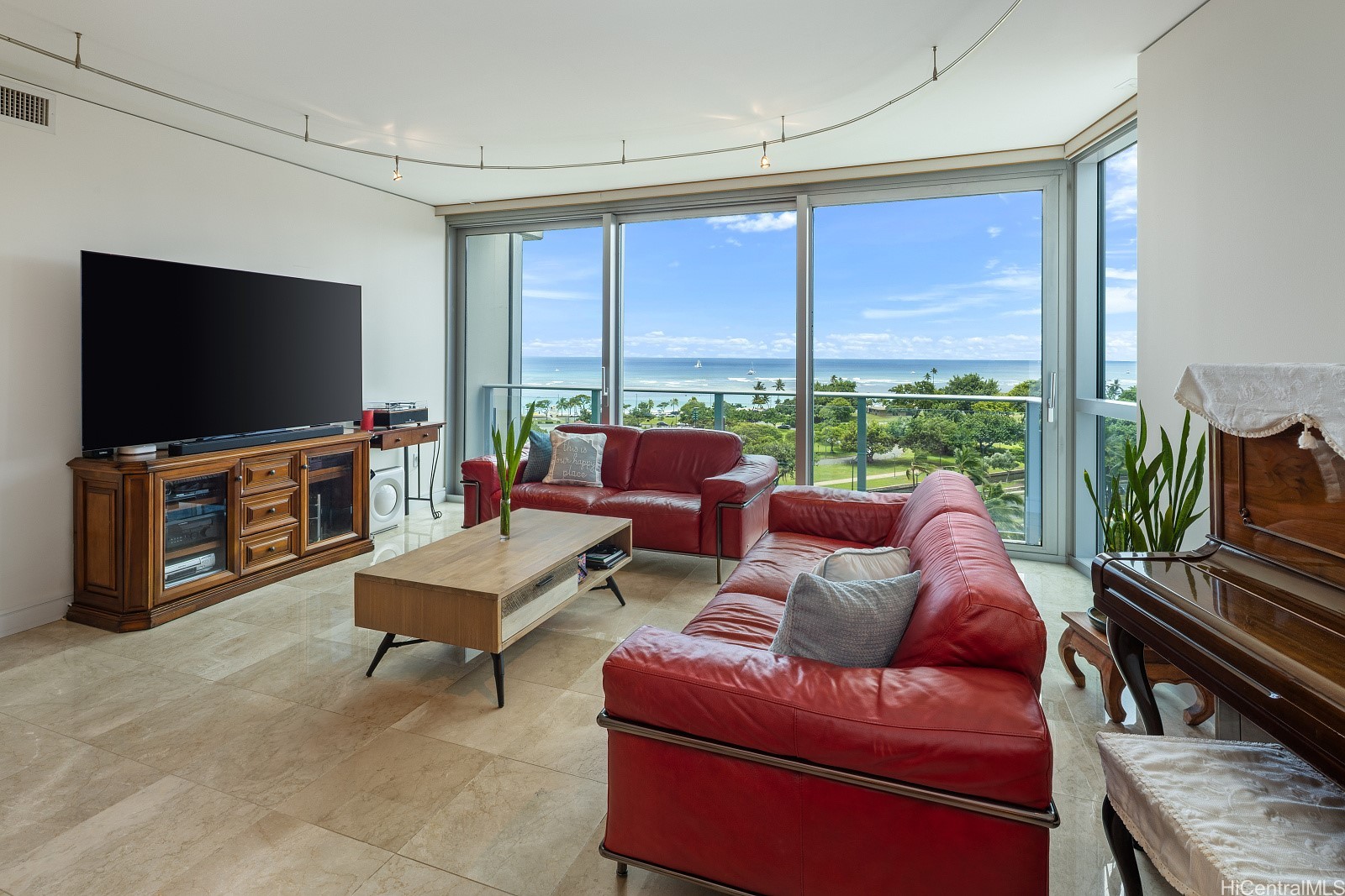 1288 Ala Moana Boulevard 8b Property Photo 2