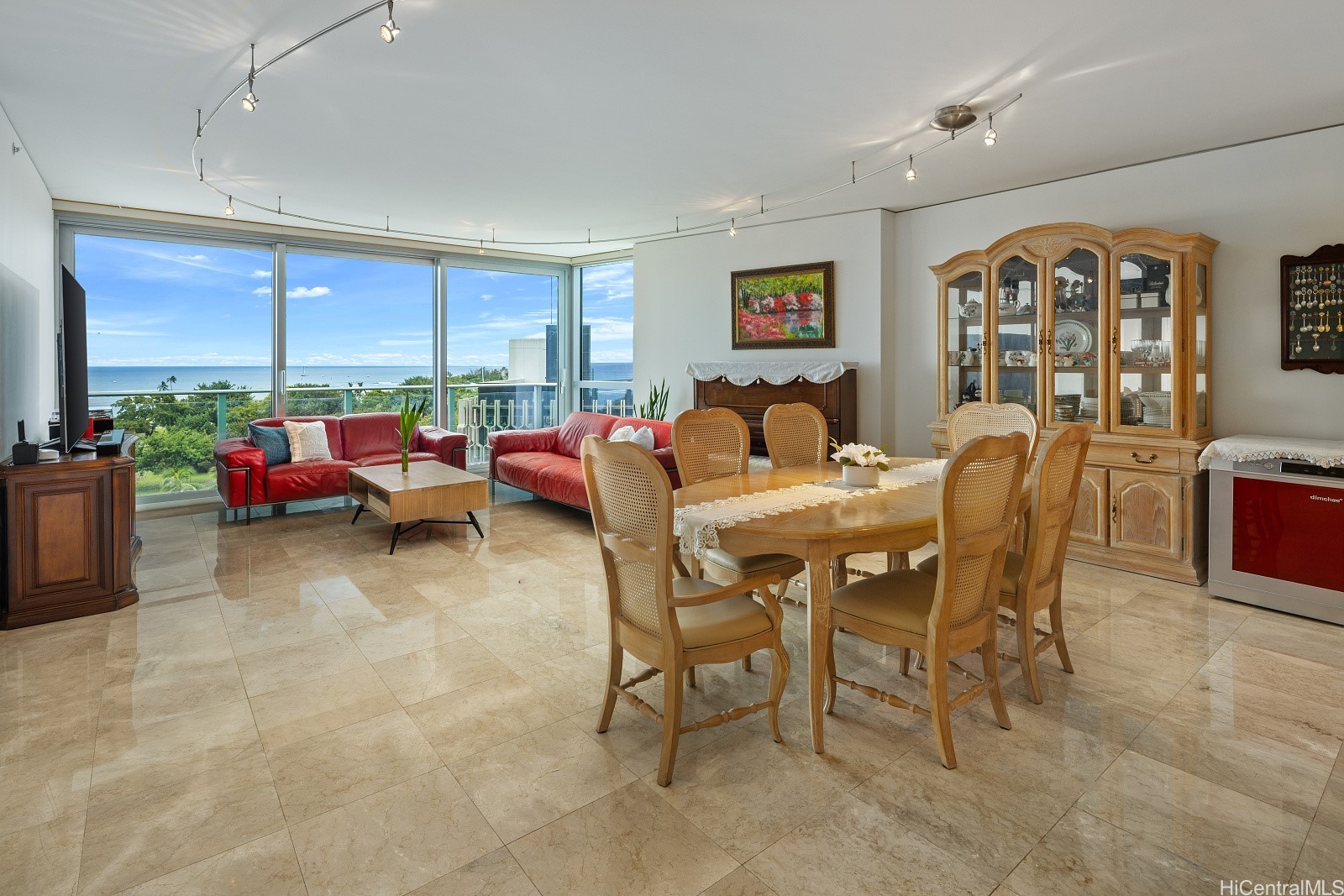 1288 Ala Moana Boulevard 8b Property Photo 3