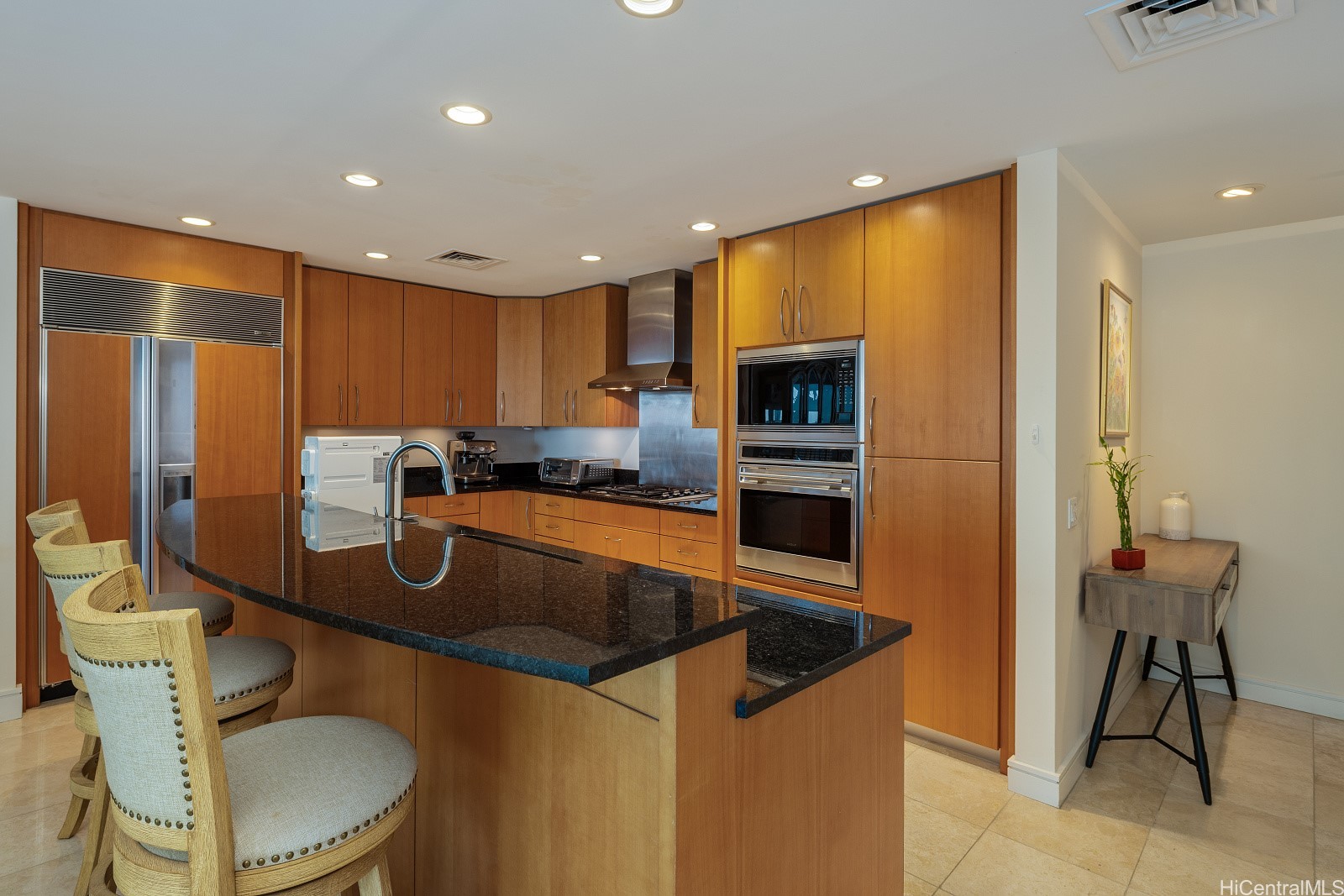 1288 Ala Moana Boulevard 8b Property Photo 6
