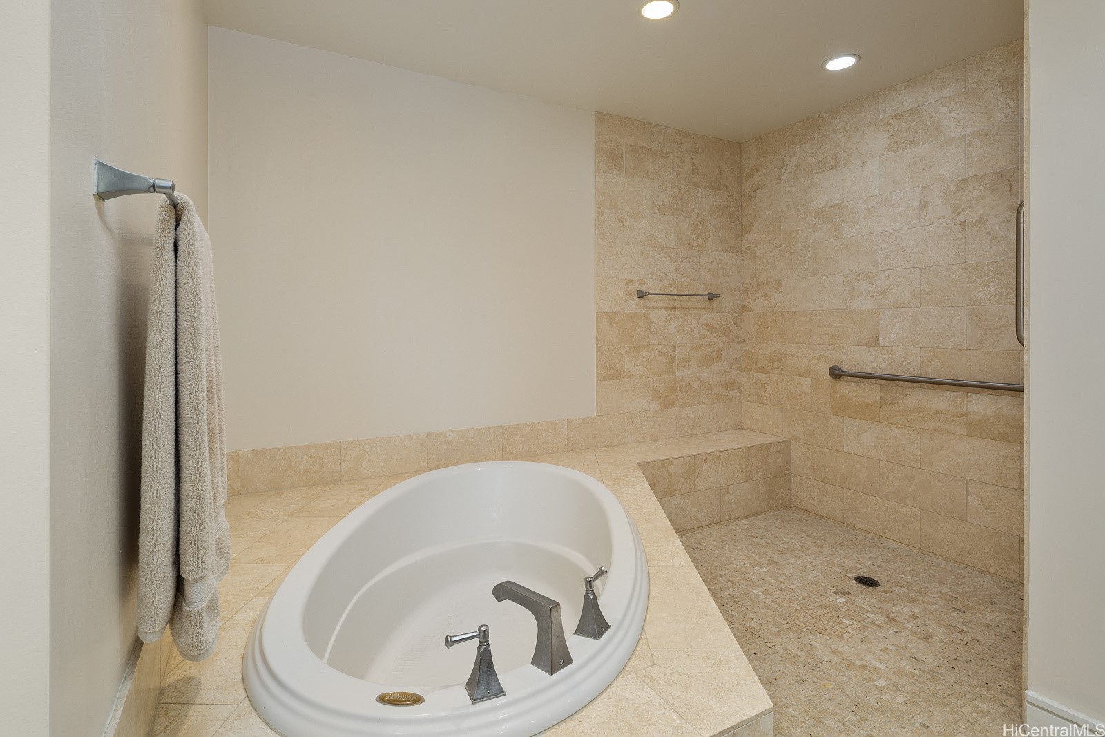 1288 Ala Moana Boulevard 8b Property Photo 13