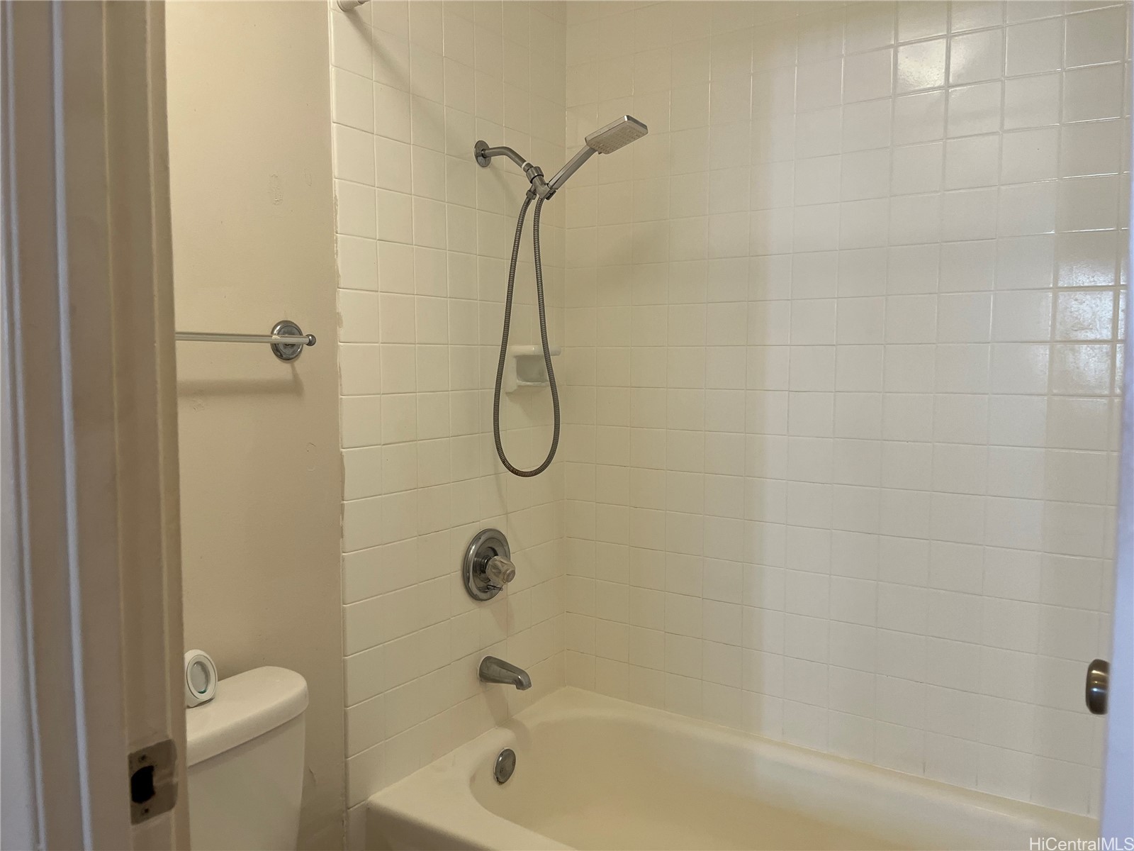 1255 Nuuanu Avenue E2108 Property Photo 10