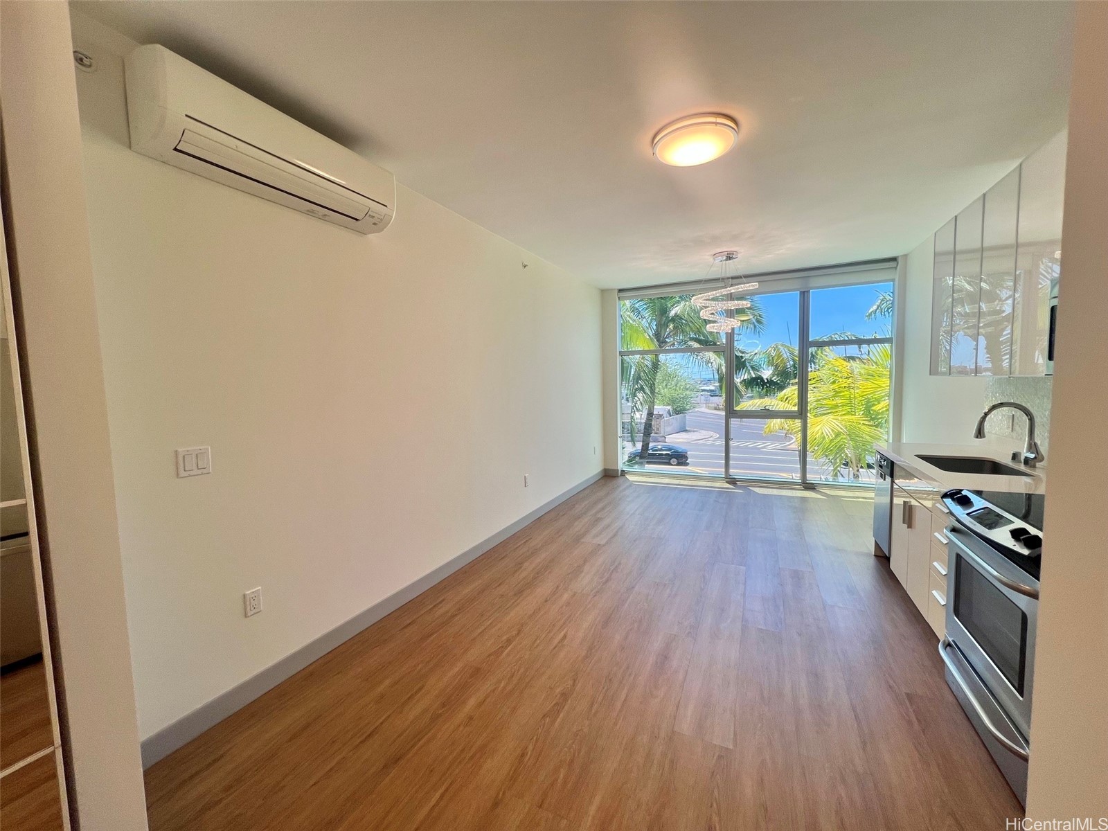 610 Ala Moana Boulevard M206 Property Photo 2