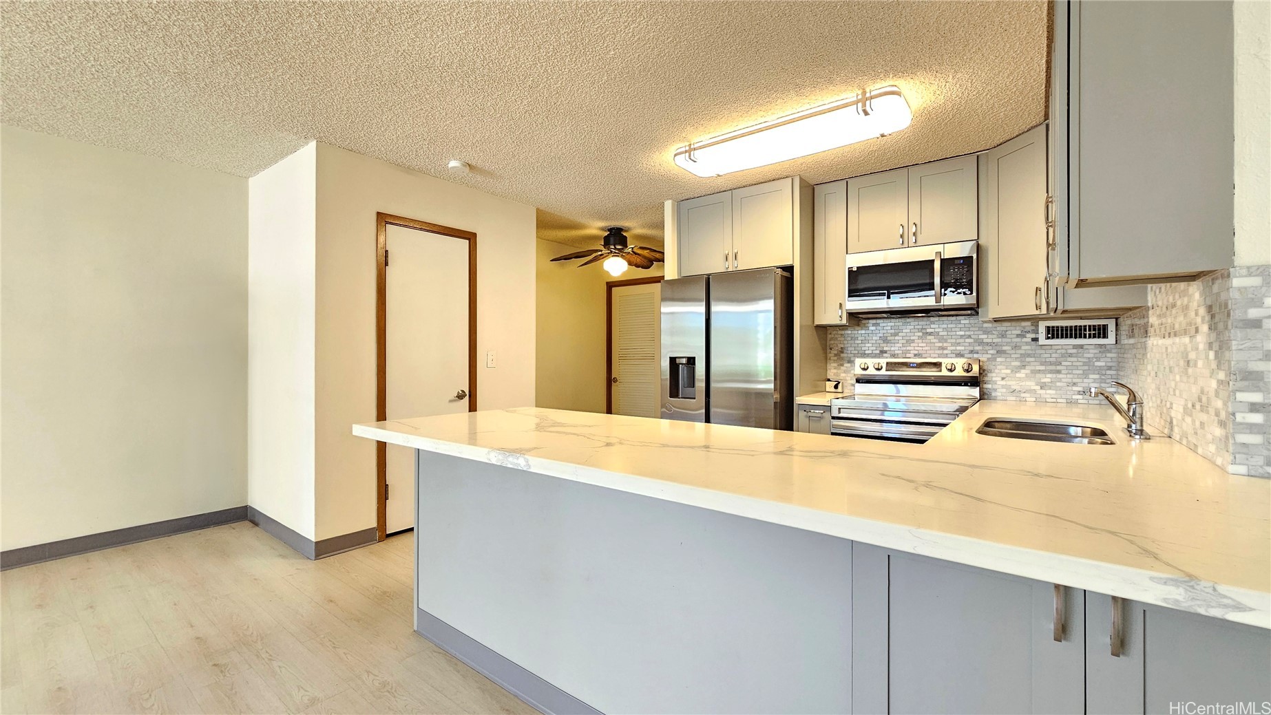 1720 Ala Moana Boulevard 407a Property Photo 3