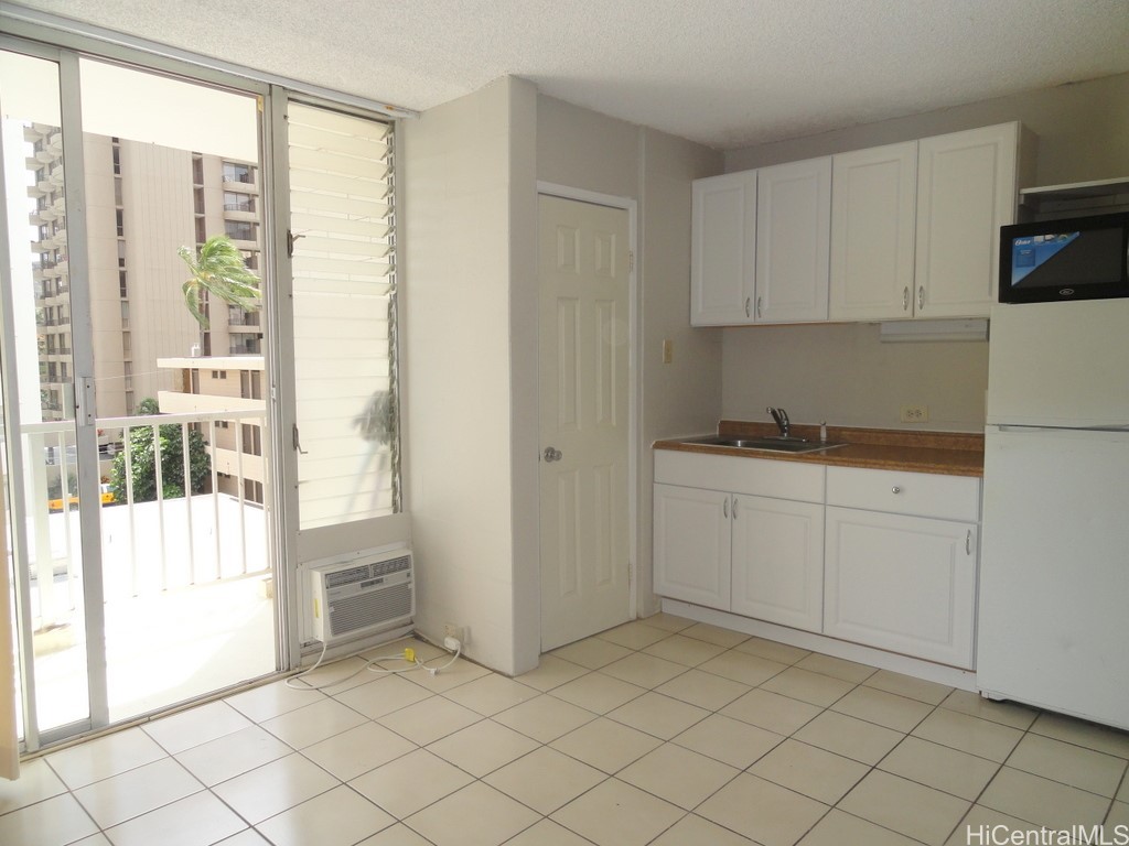 2509 Ala Wai Boulevard 405 Property Photo 2