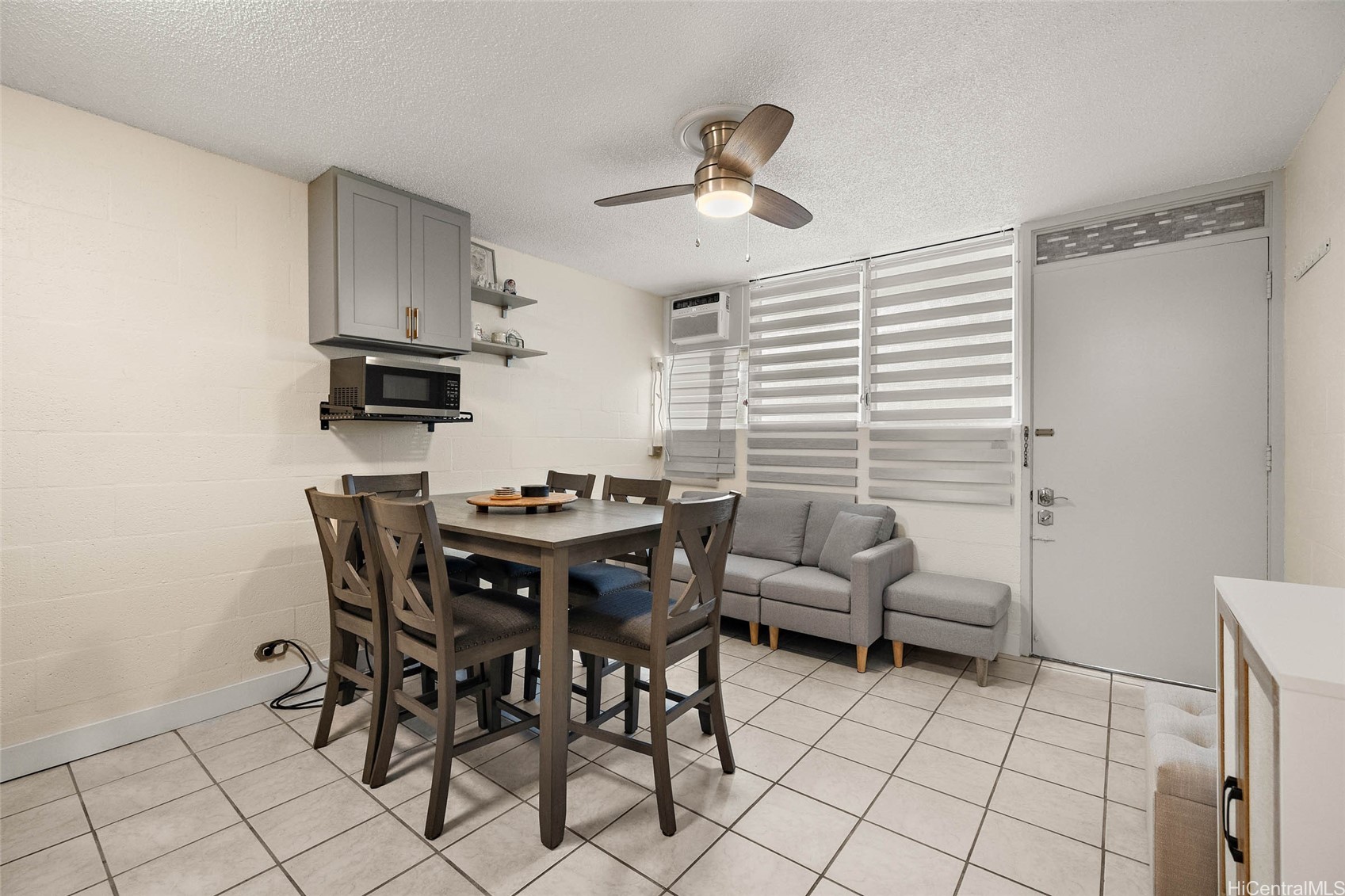1863 Kaioo Drive 302 Property Photo 2