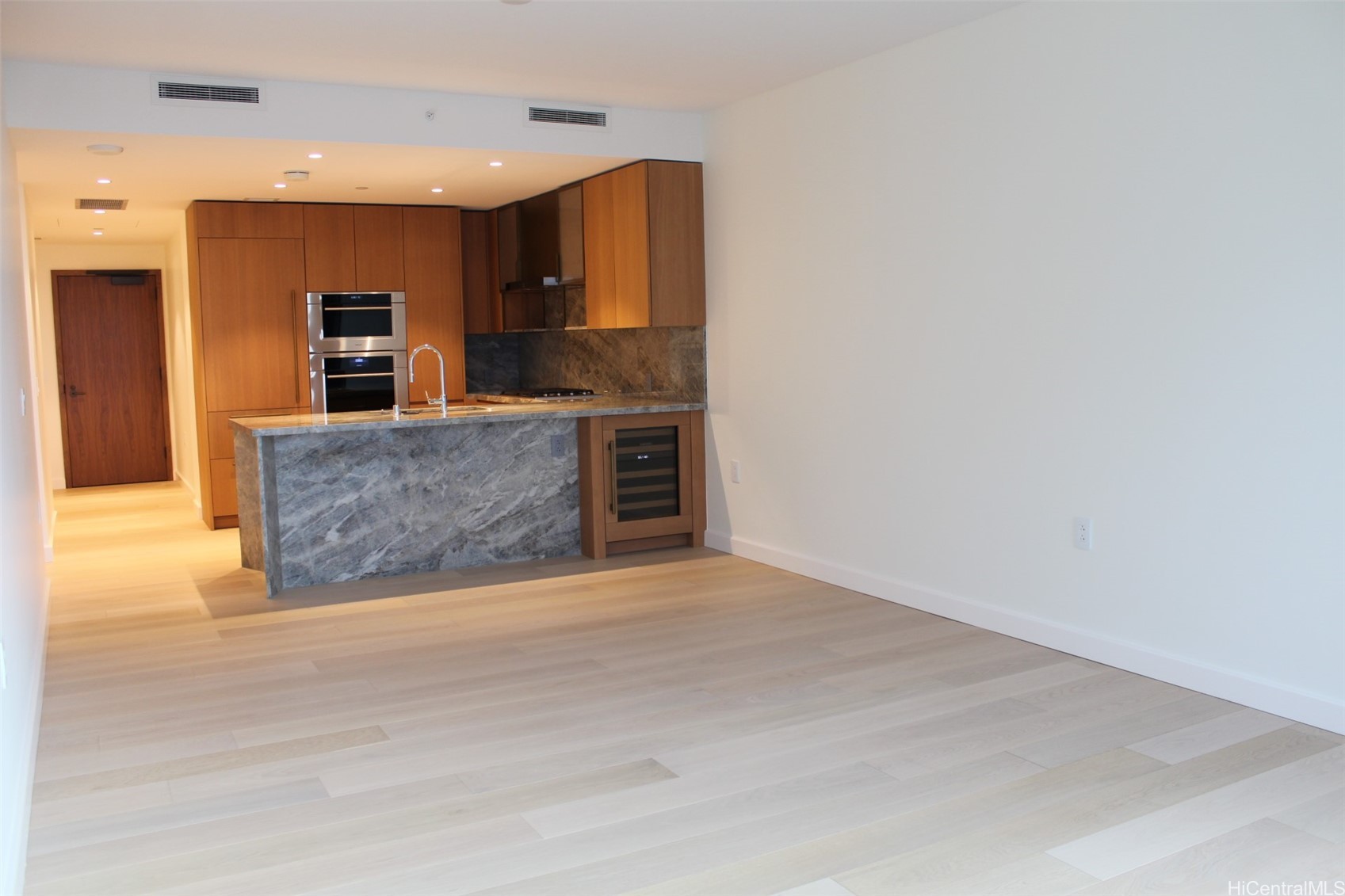 1100 Ala Moana Boulevard 1407 Property Photo 2