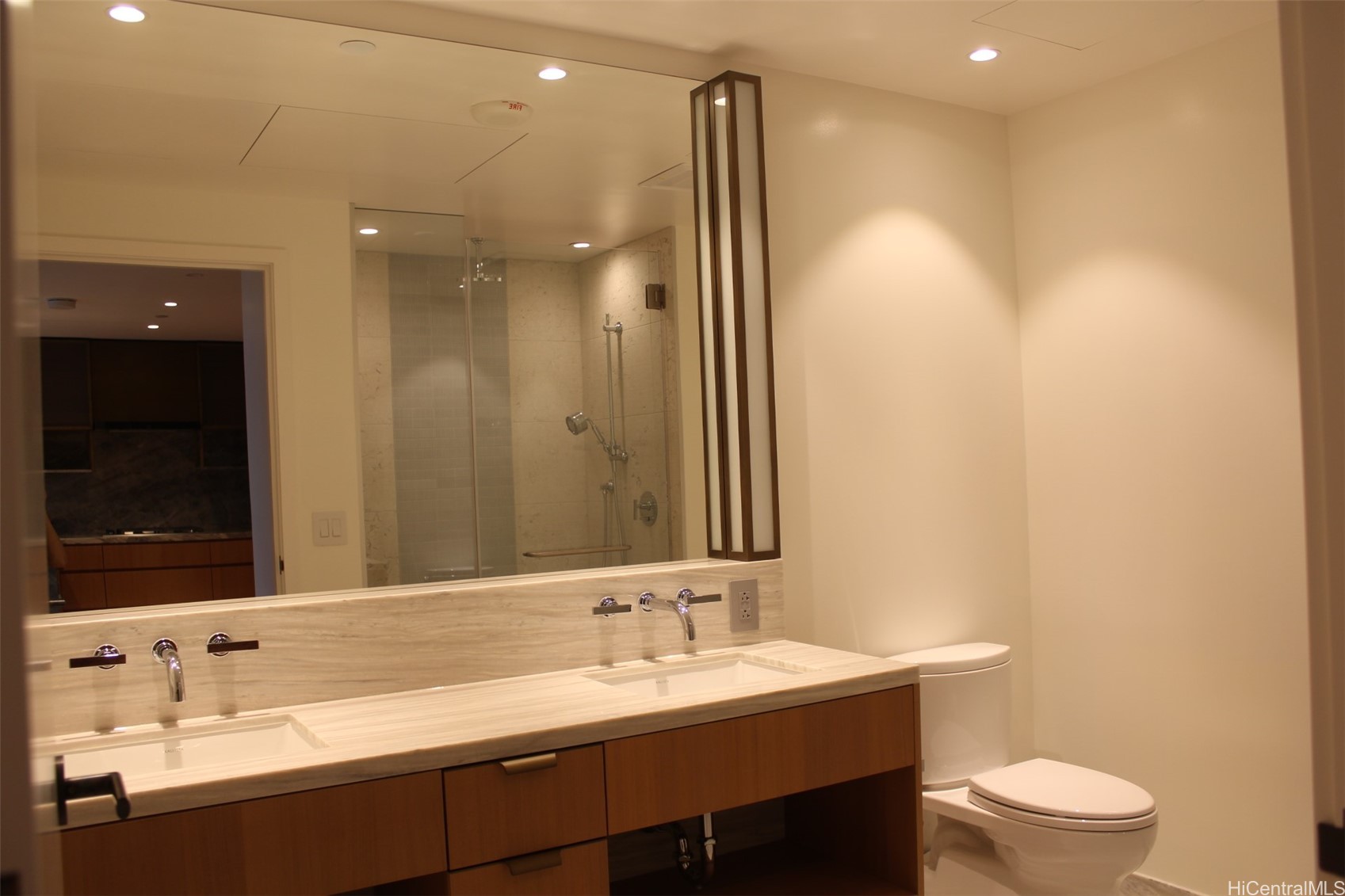 1100 Ala Moana Boulevard 1407 Property Photo 6