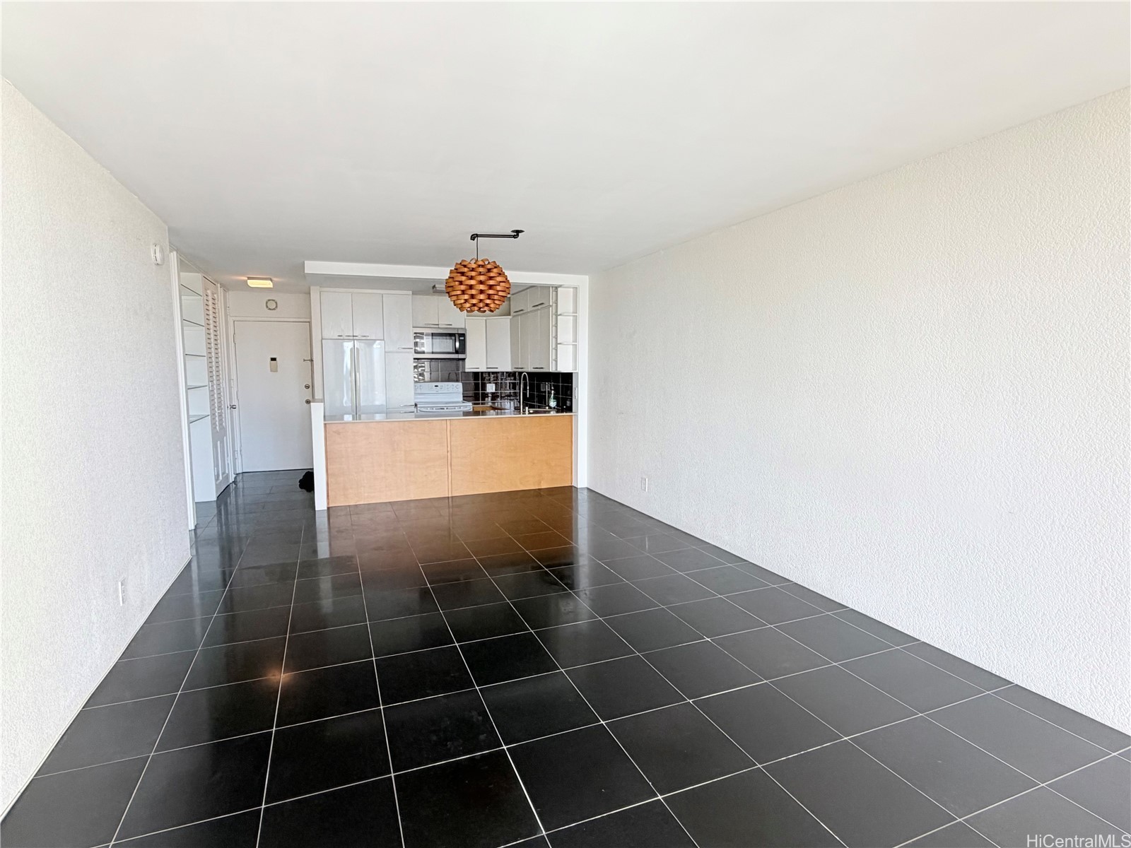 400 Hobron Lane 3311 Property Photo 2