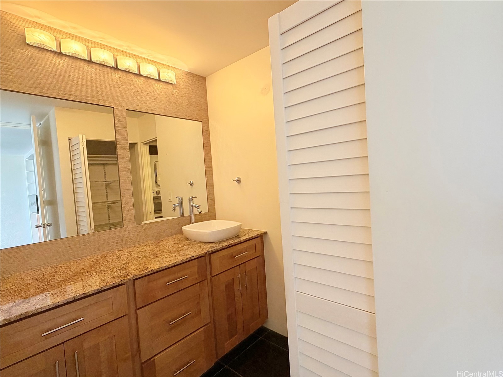 400 Hobron Lane 3311 Property Photo 16