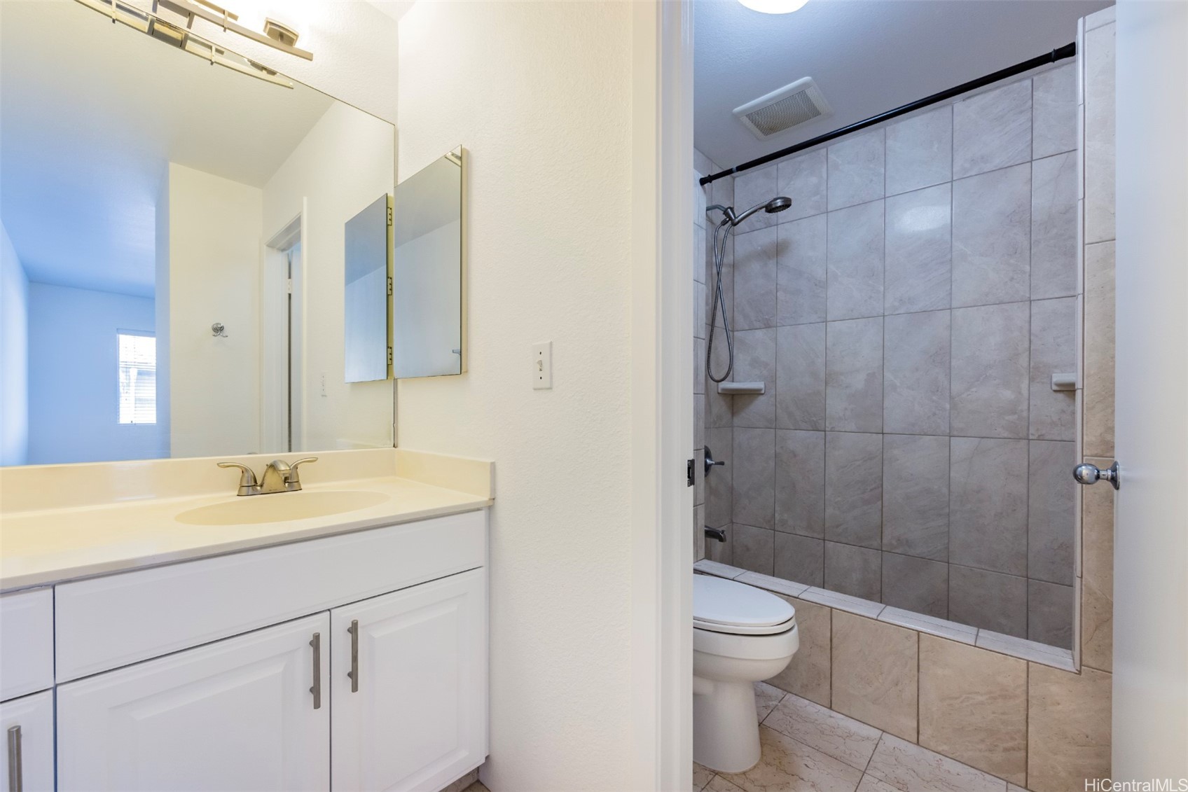 92-1519 Aliinui Drive 12e Property Photo 9