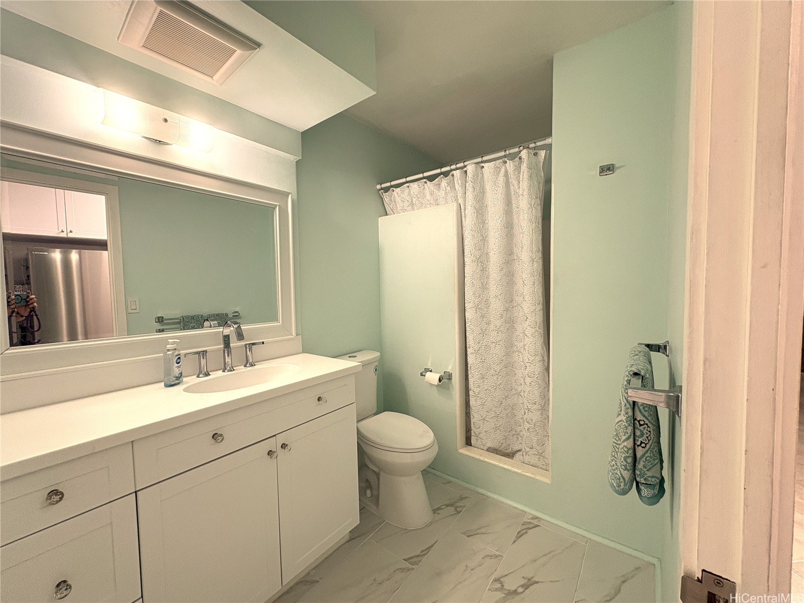 425 Ena Road 604a Property Photo 8