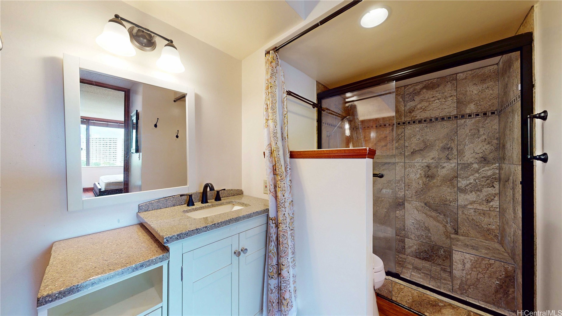 411 Hobron Lane 804 Property Photo 13