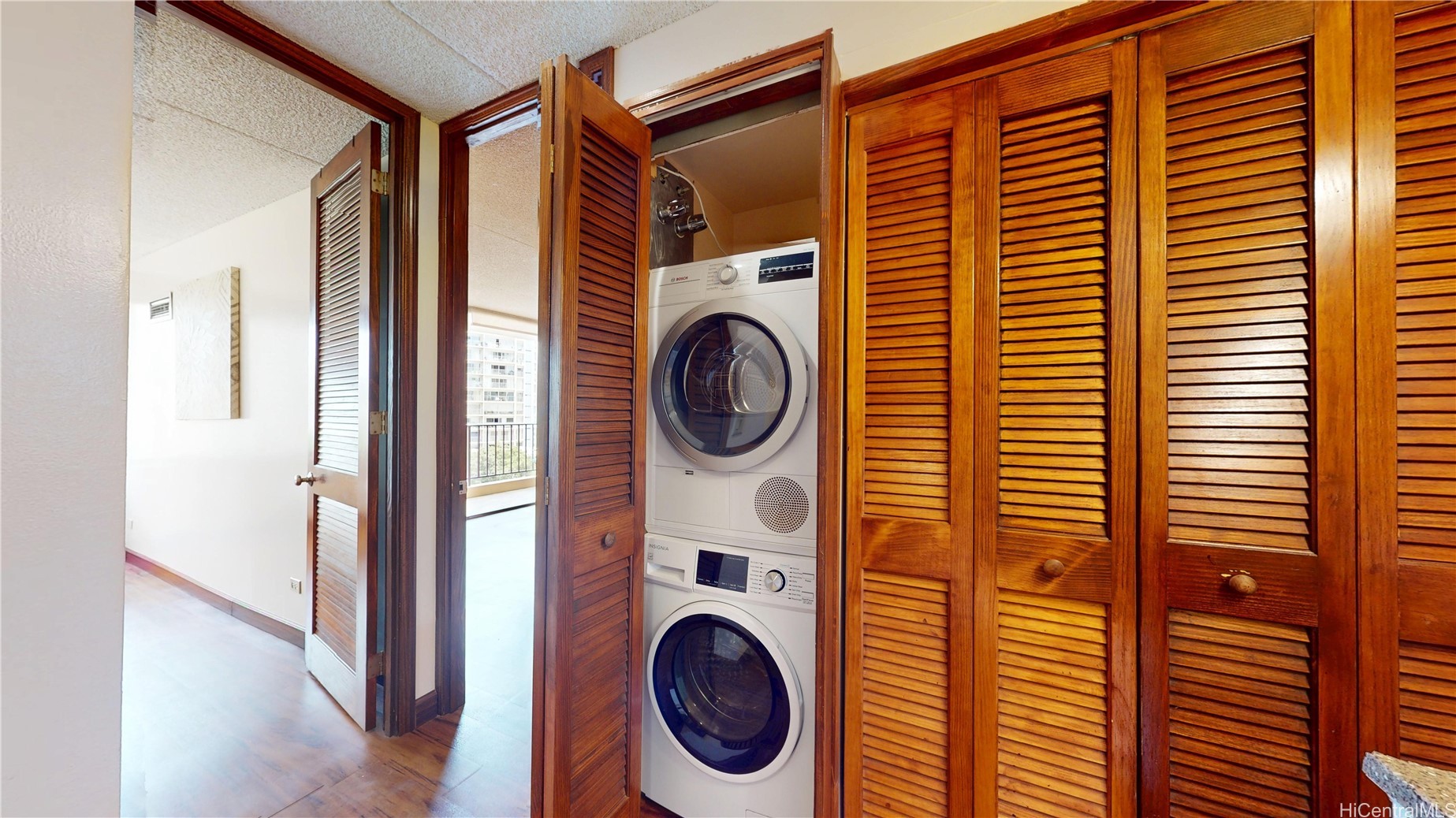411 Hobron Lane 804 Property Photo 14