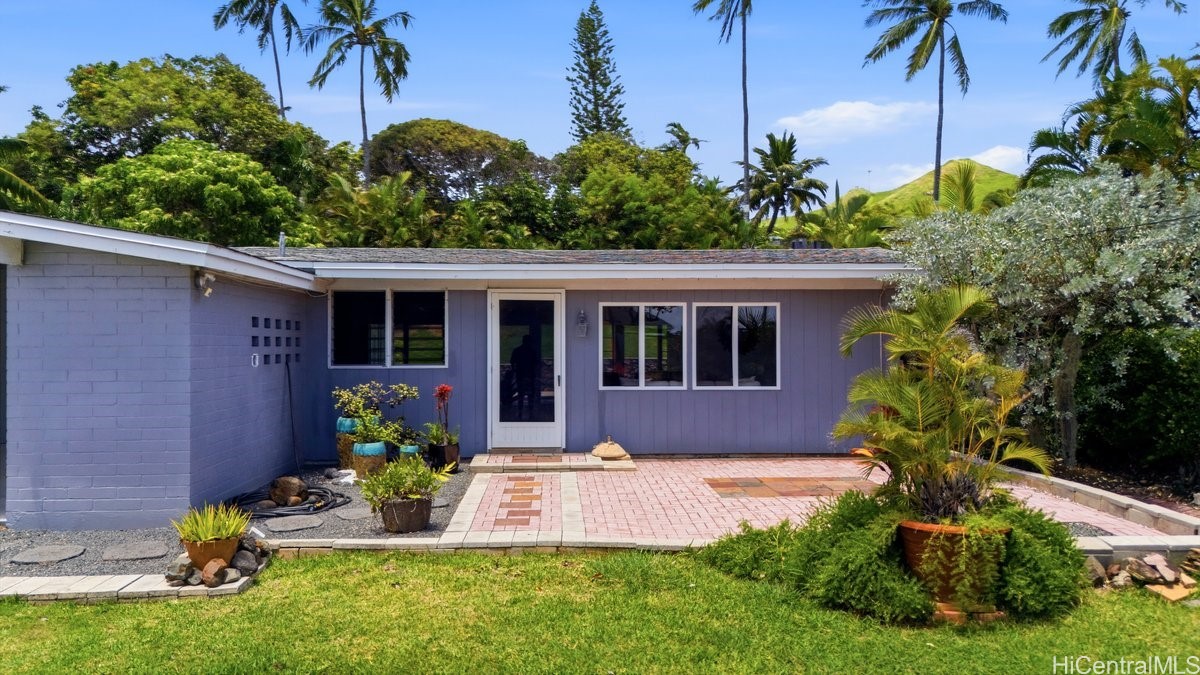 453 Iliaina Street Property Photo 1