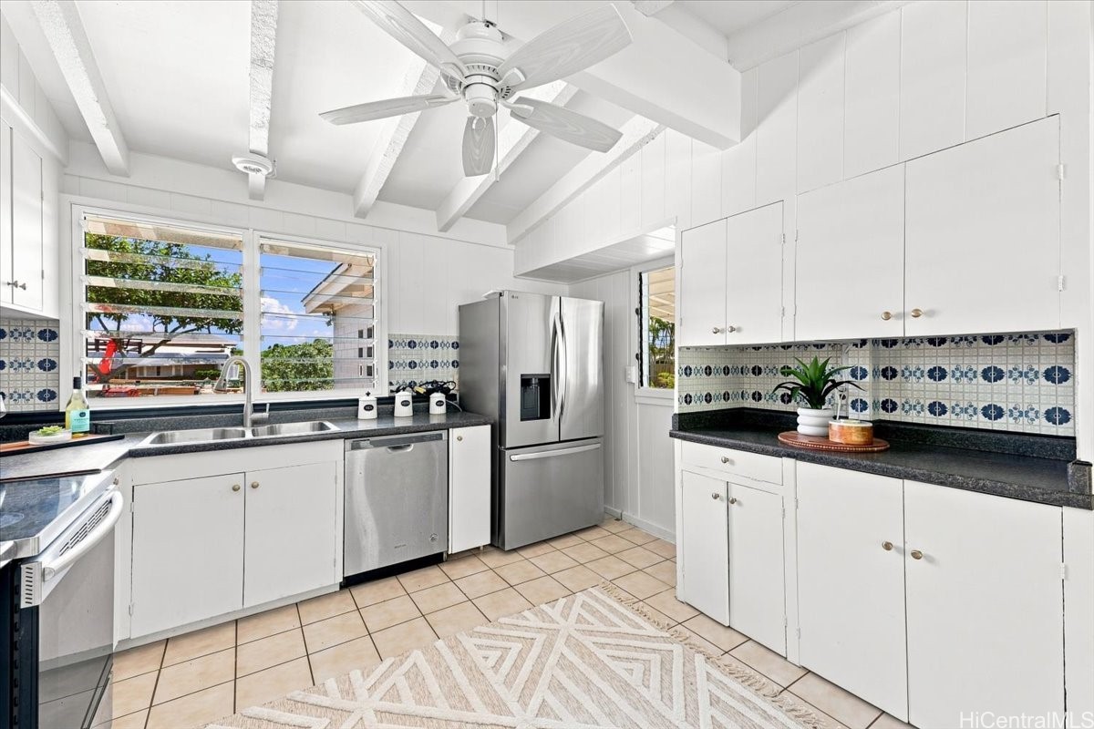 453 Iliaina Street Property Photo 10