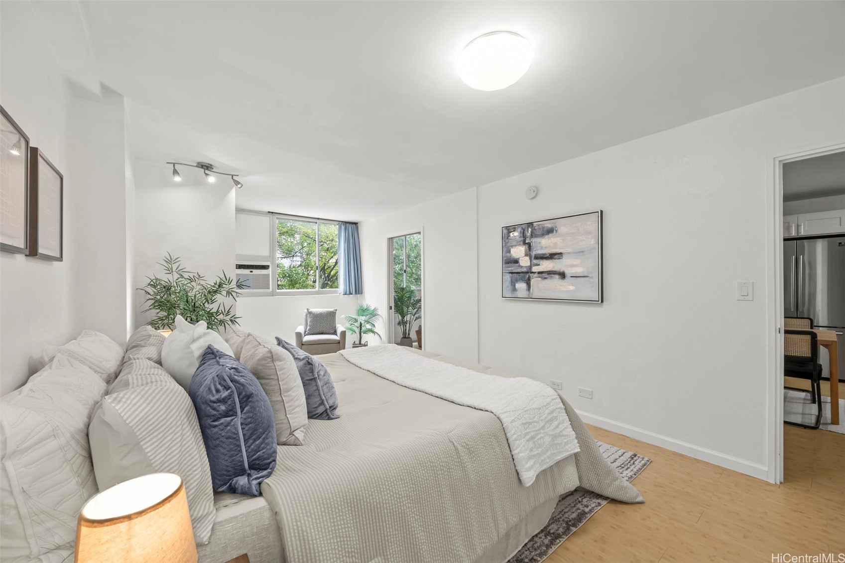 1617 Clark Street 302 Property Photo 8