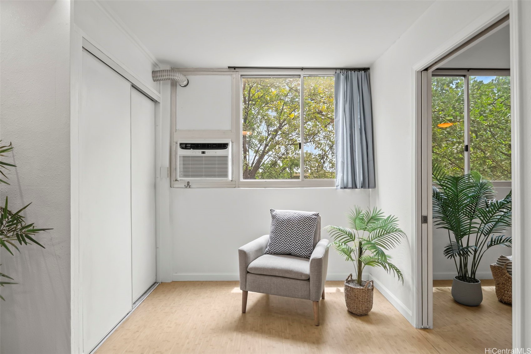 1617 Clark Street 302 Property Photo 10