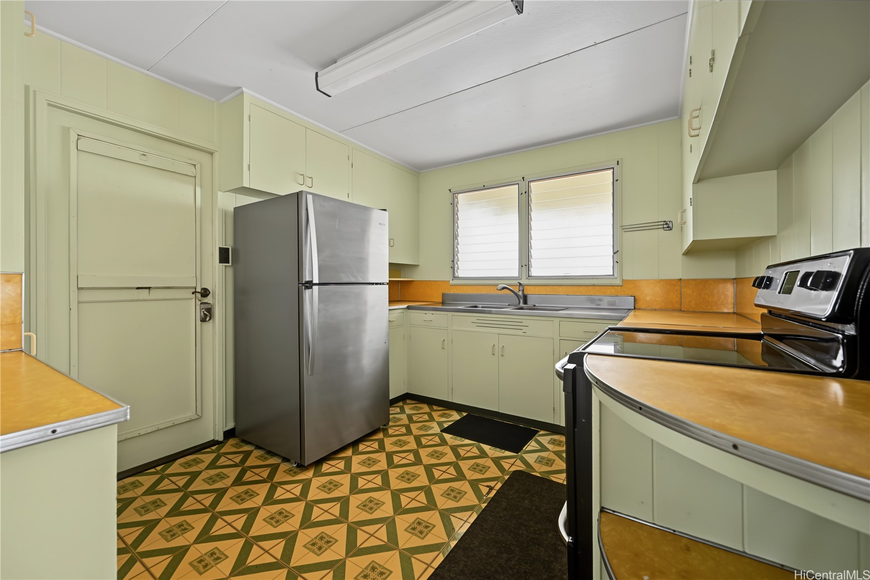 2911 Eugene Place Property Photo 4
