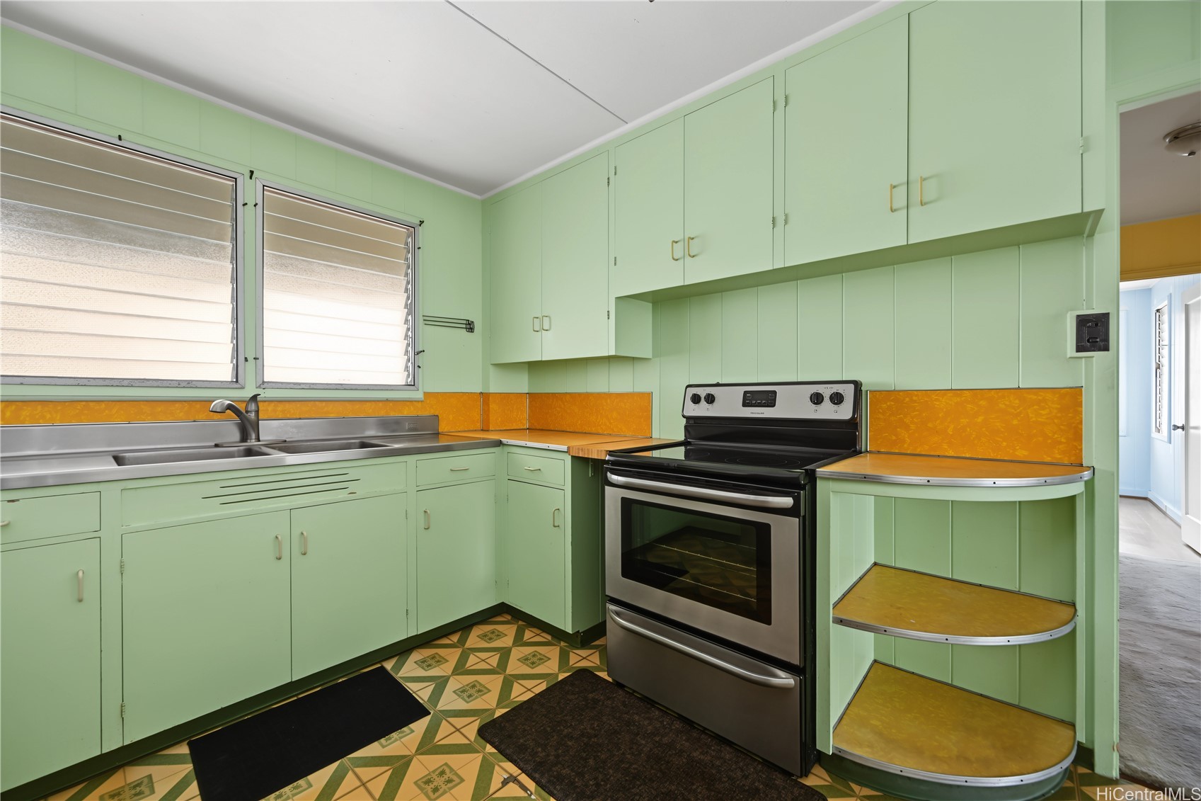 2911 Eugene Place Property Photo 5