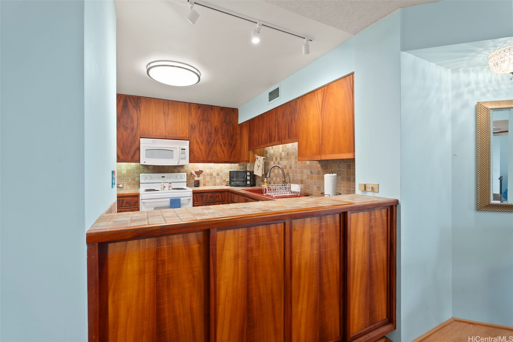 1525 Wilder Avenue 801 Property Photo 8