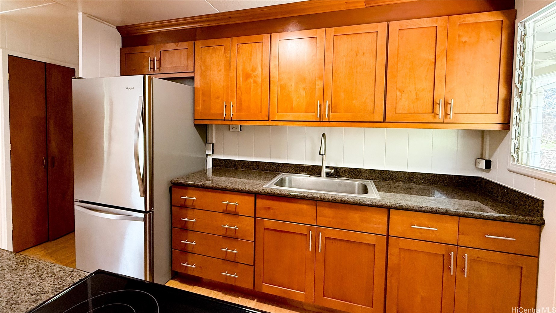 1654 Haku Street Property Photo 7