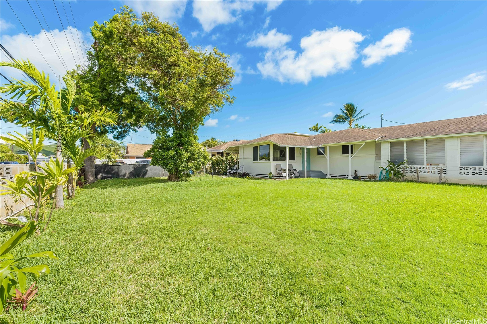 320 Oneawa Street Property Photo 1