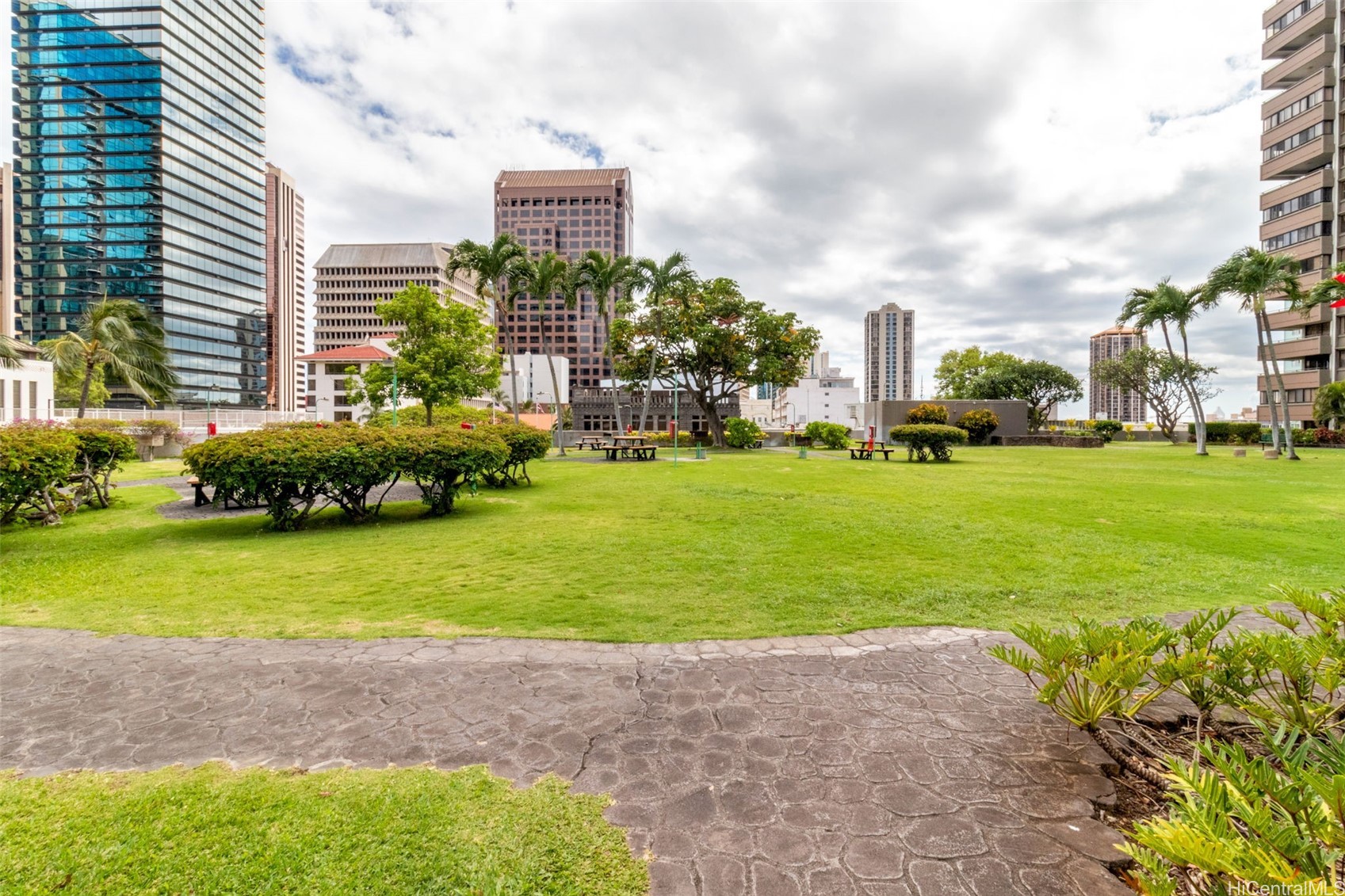 55 S Kukui Street D2613 Property Photo 22
