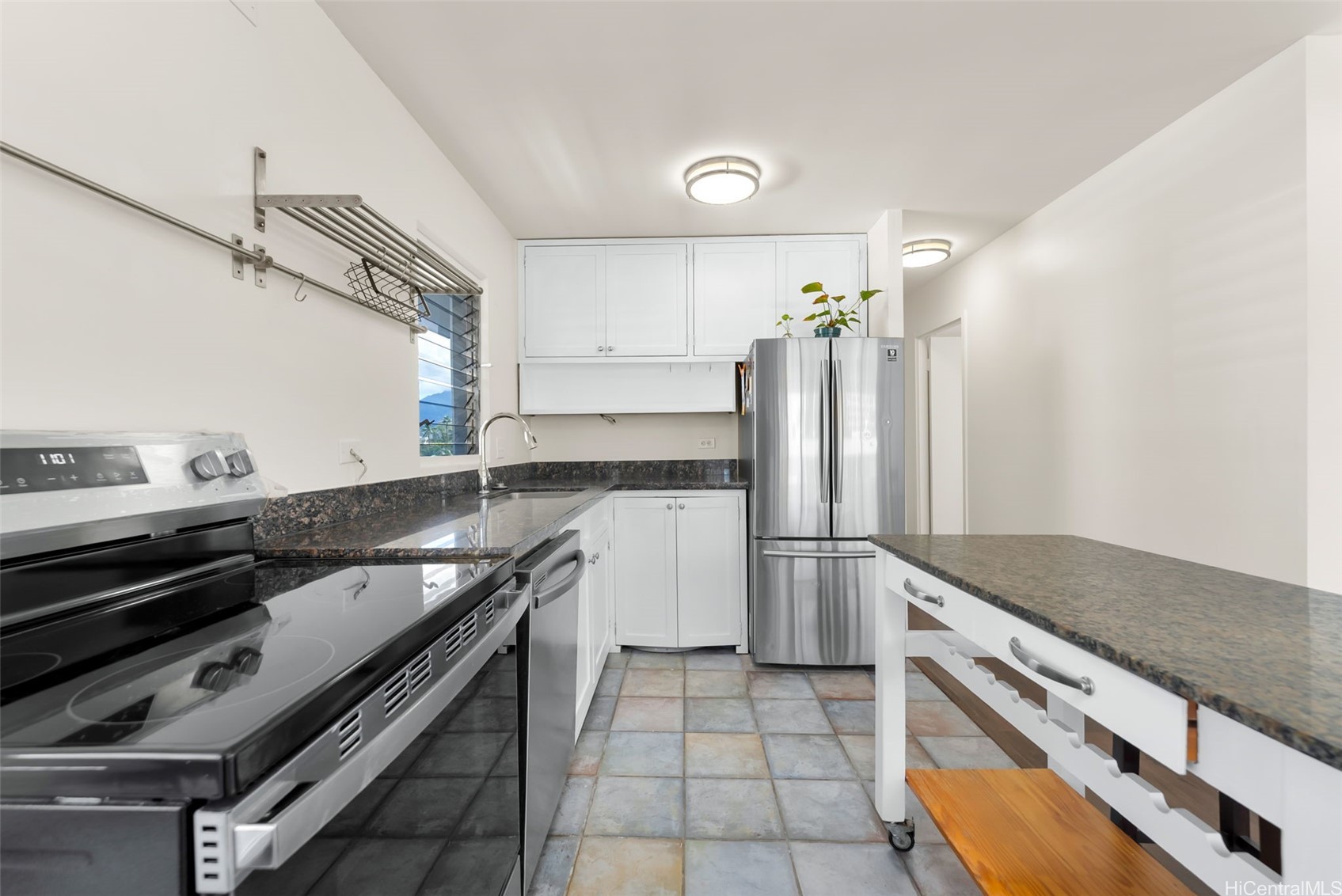 320 Ohua Avenue 401 Property Photo 6