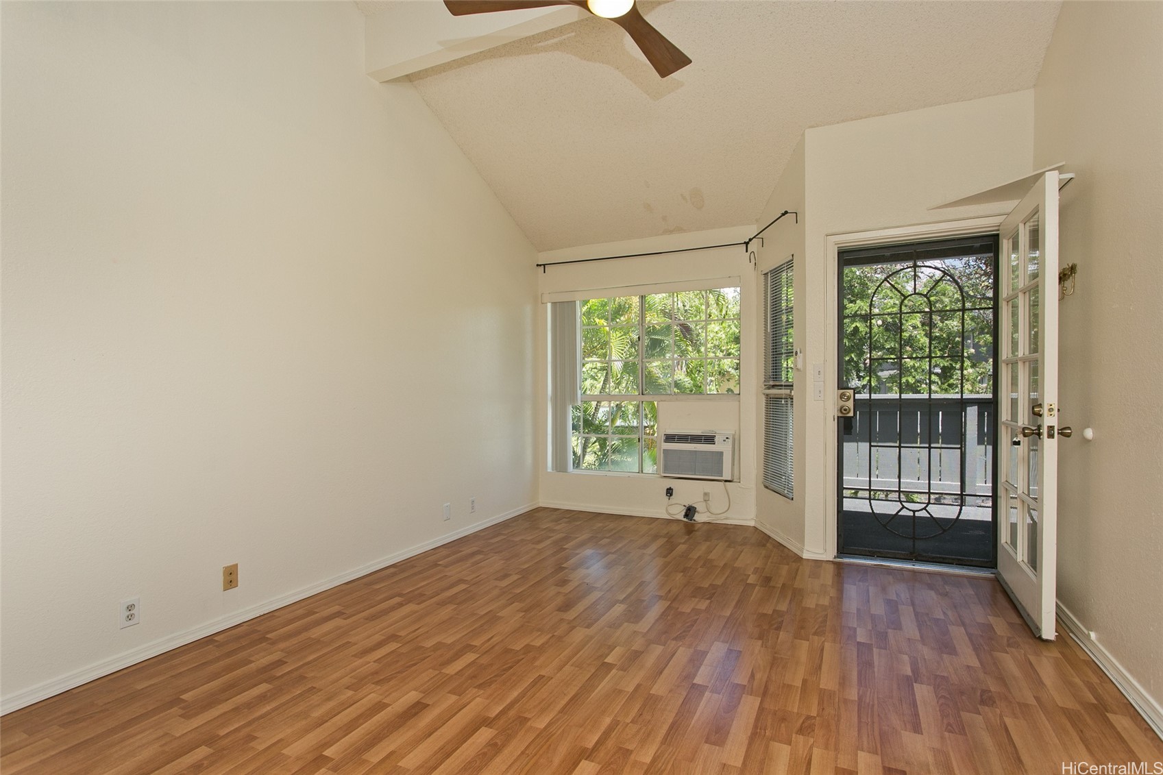 239 Mananai Place 54s Property Photo 2