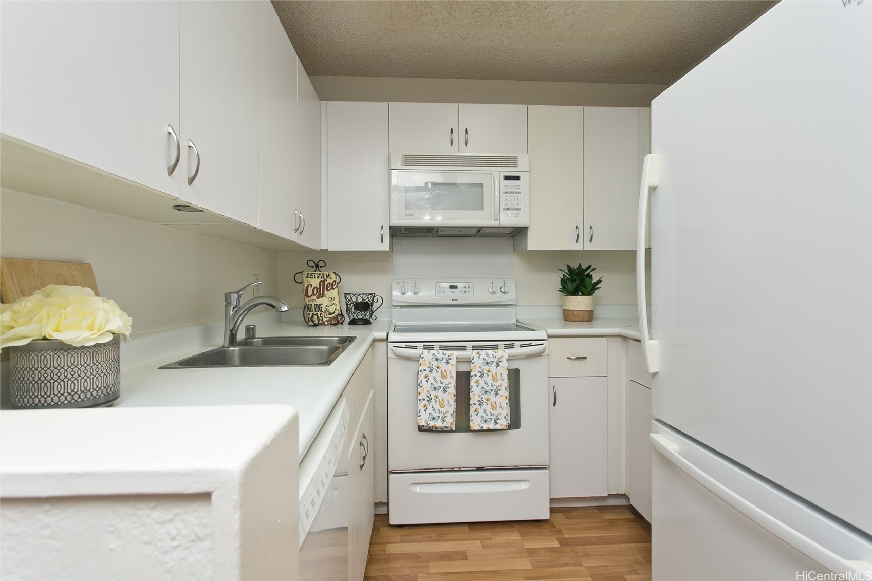 239 Mananai Place 54s Property Photo 5
