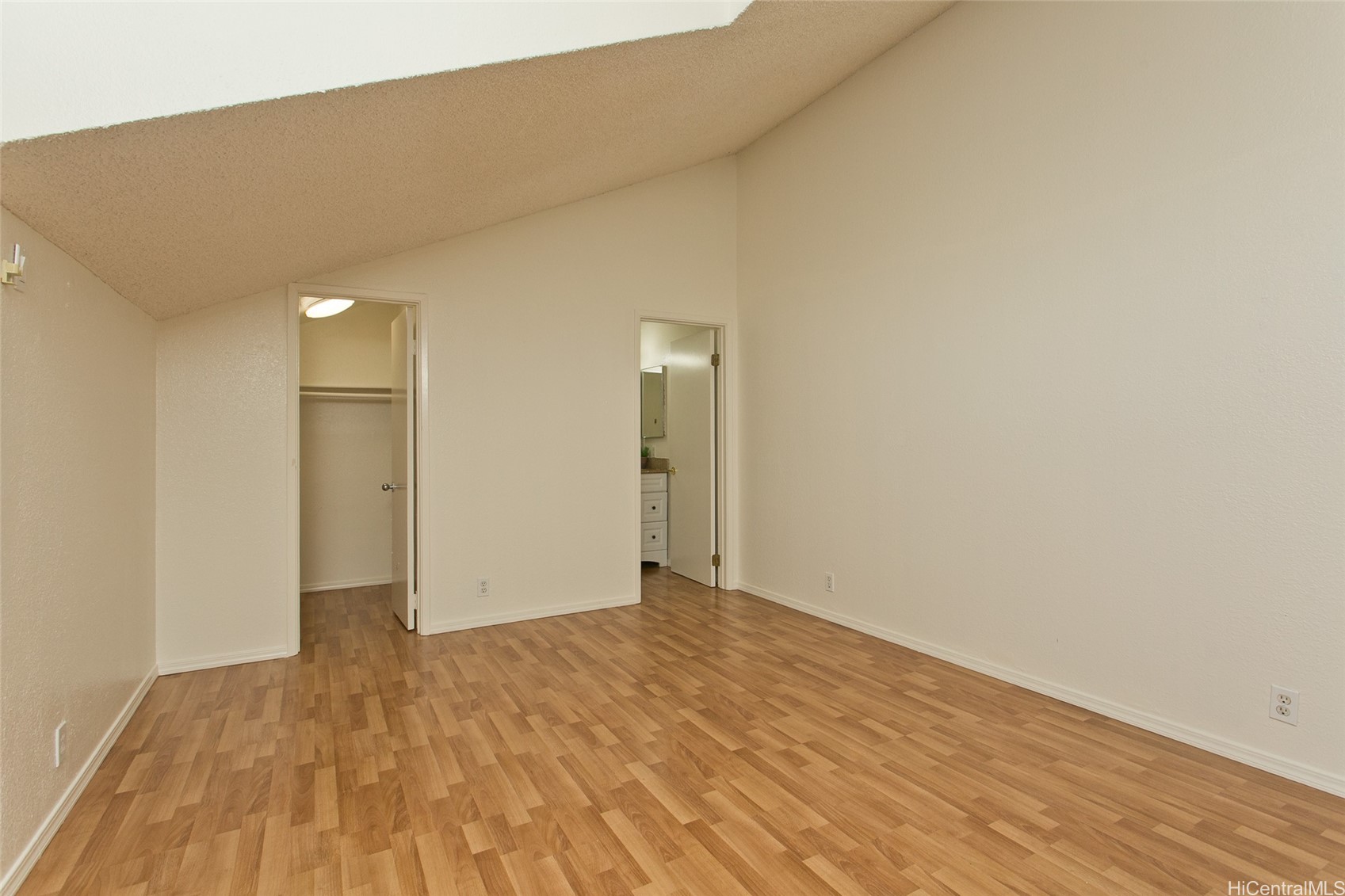 239 Mananai Place 54s Property Photo 13