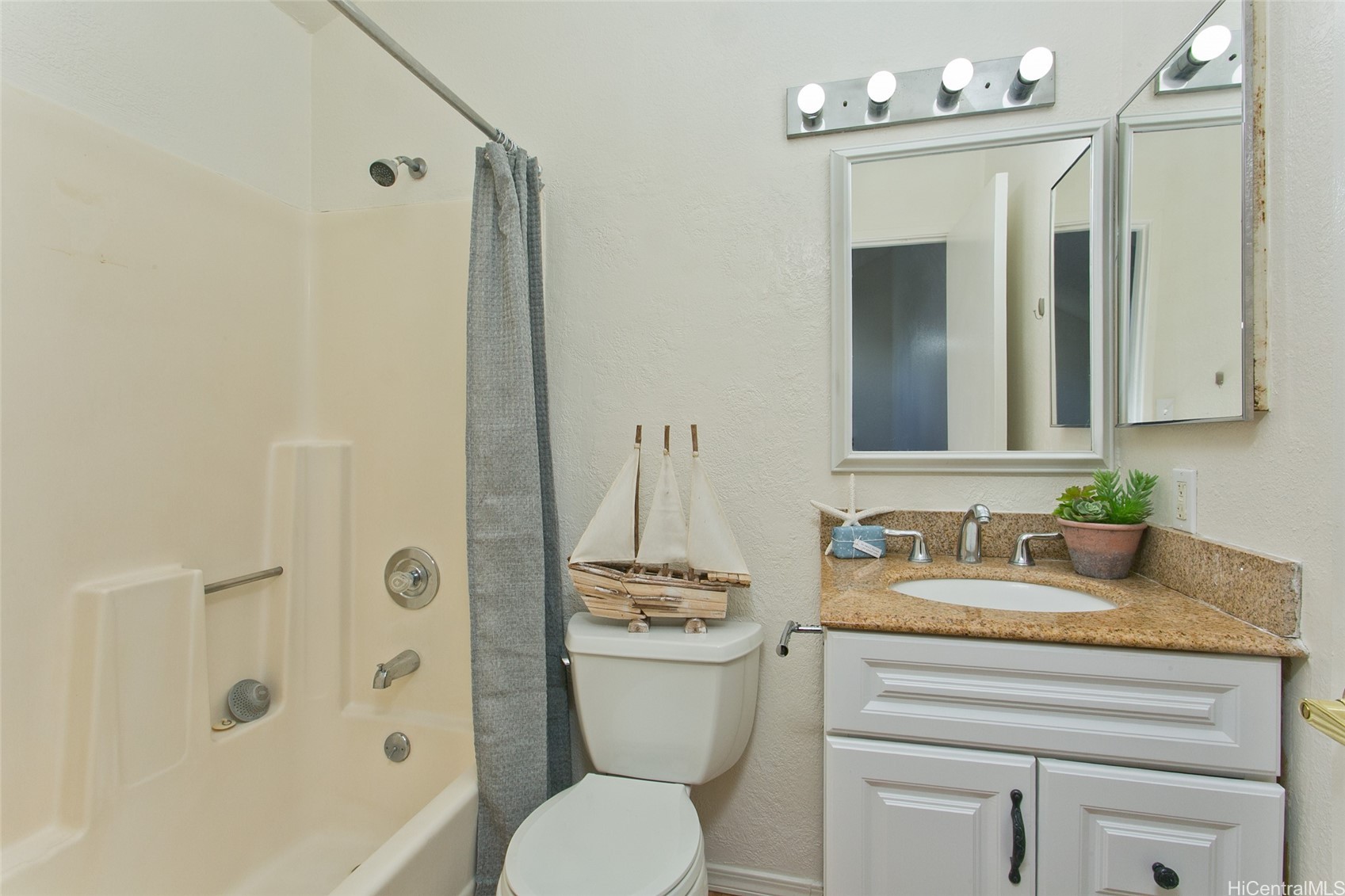 239 Mananai Place 54s Property Photo 14