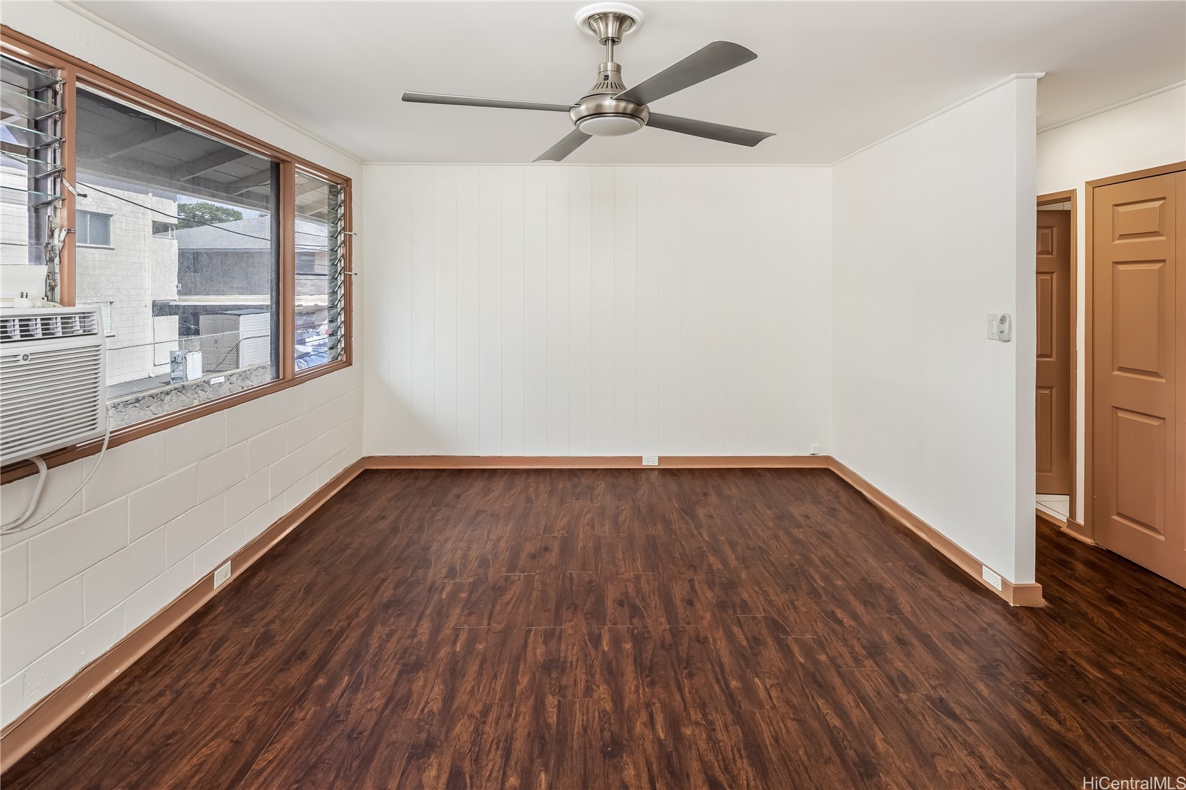 1329 Kaihee Street B Property Photo 6