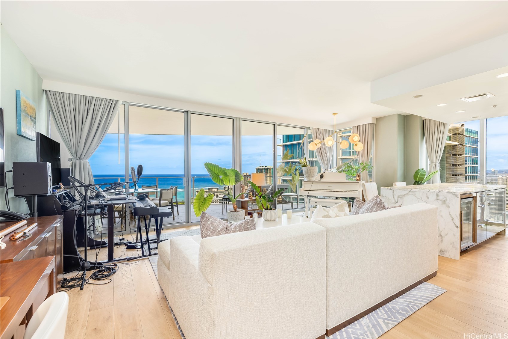 2139 Kuhio Avenue D3501 Property Photo 2