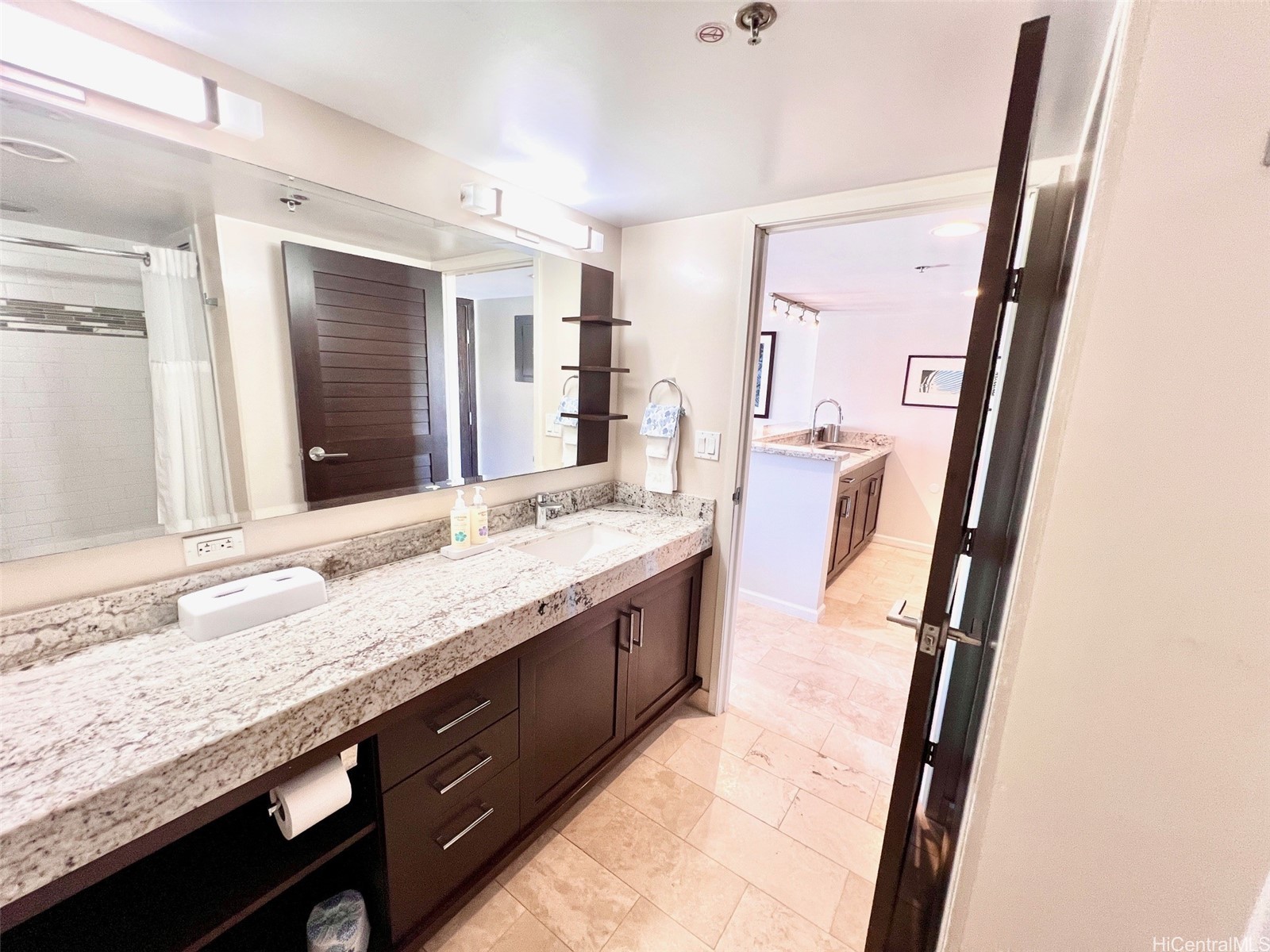 1777 Ala Moana Boulevard 2403 Property Photo 3