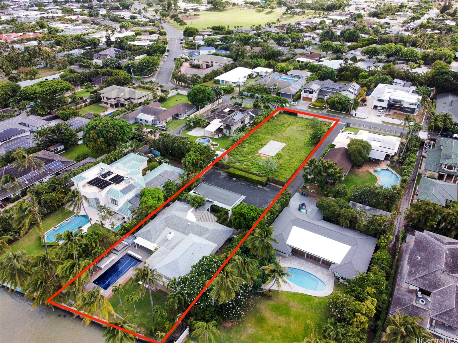 431/433 Portlock Road Property Photo 1