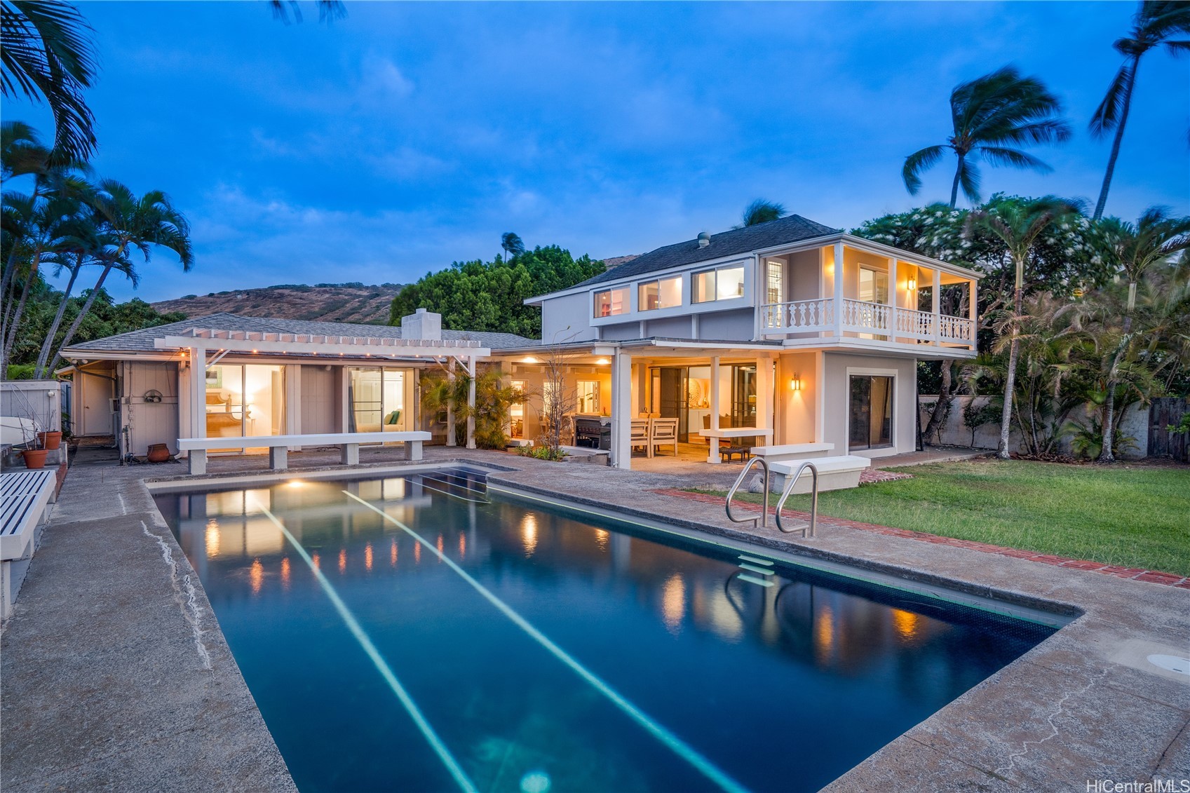431/433 Portlock Road Property Photo 3
