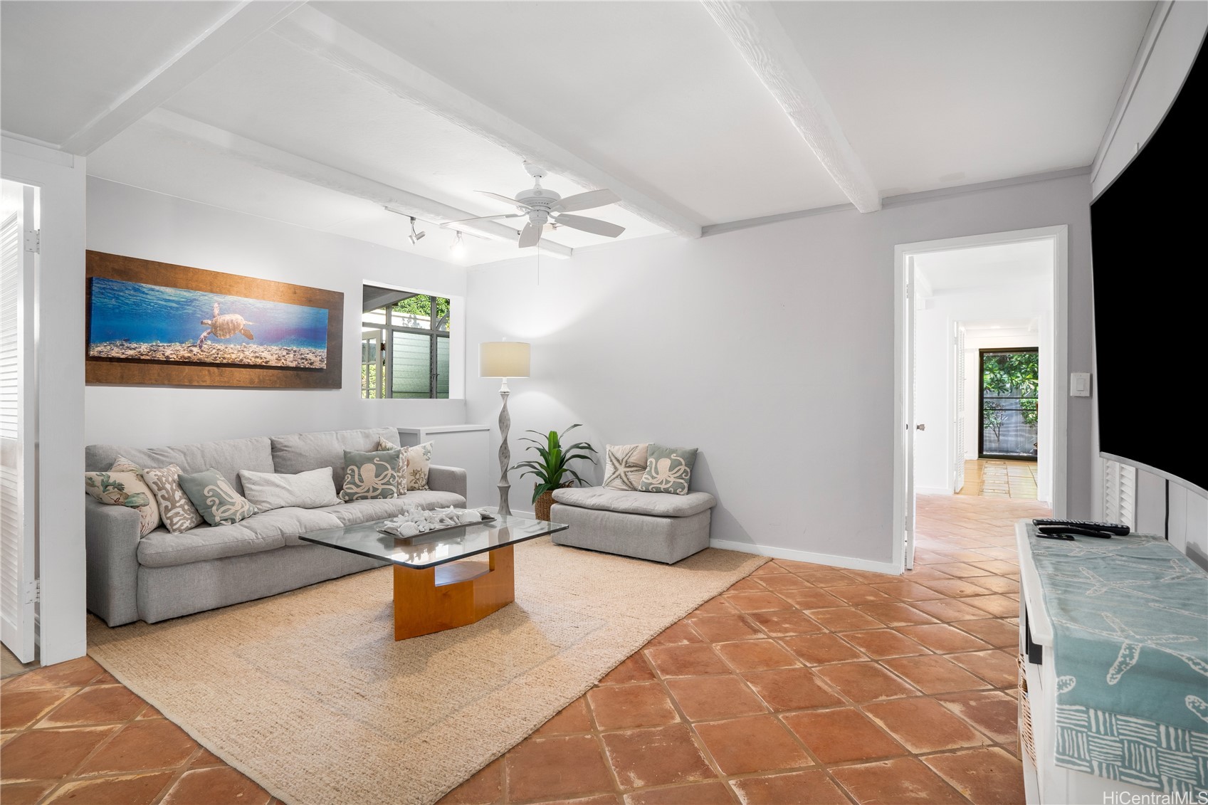 431/433 Portlock Road Property Photo 9