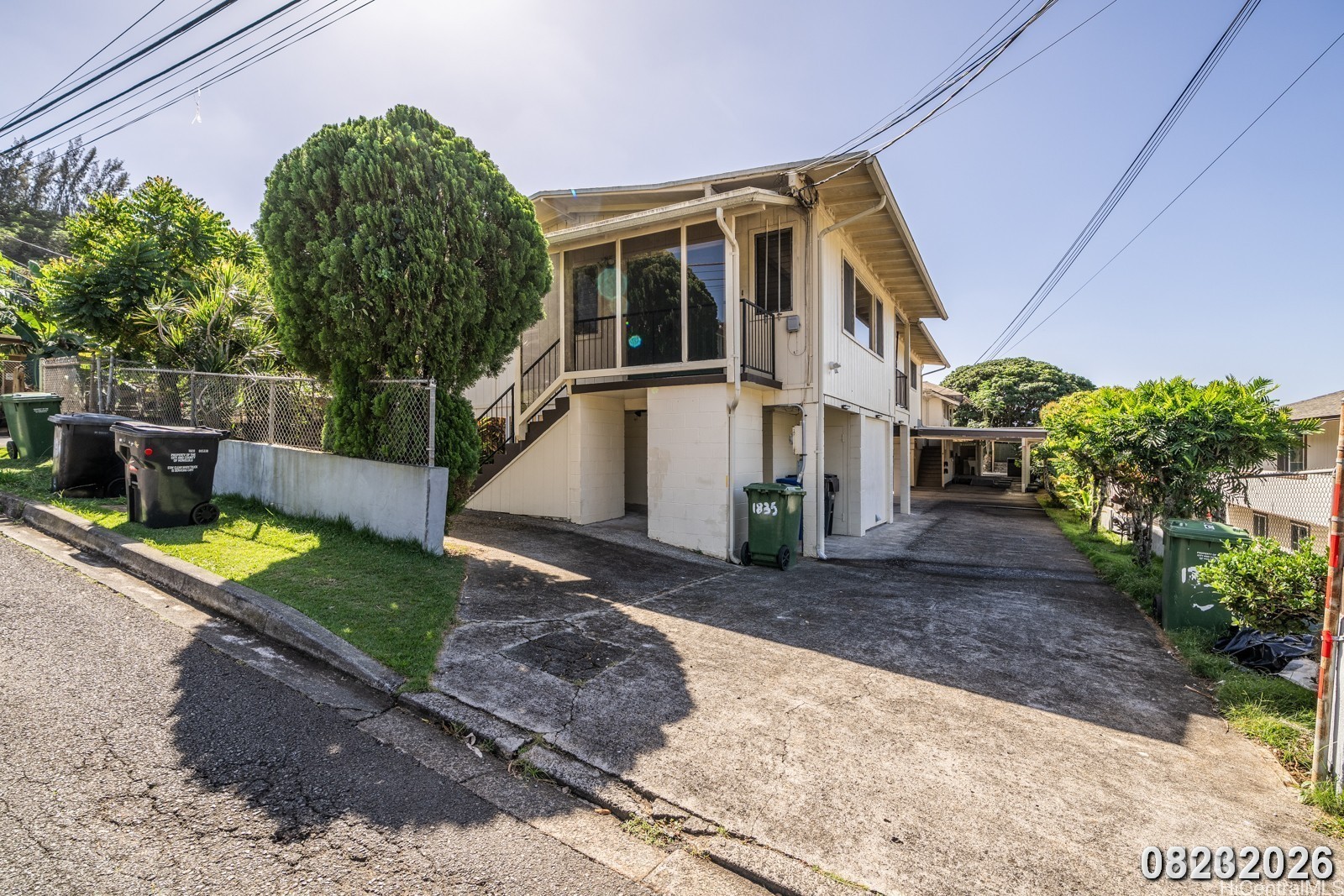 1835 Akone Place B Property Photo 1