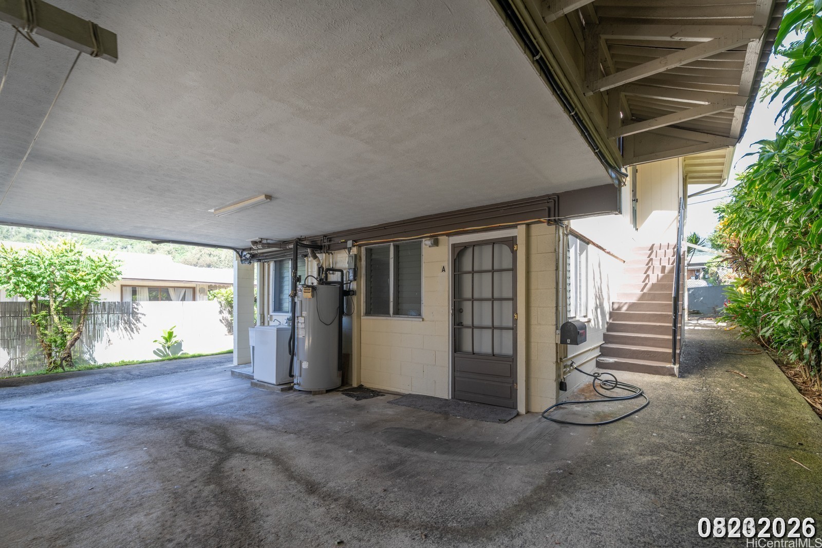 1835 Akone Place B Property Photo 2