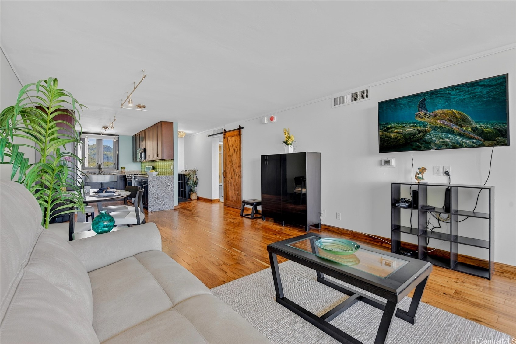1600 Ala Moana Boulevard 1804 Property Photo 4