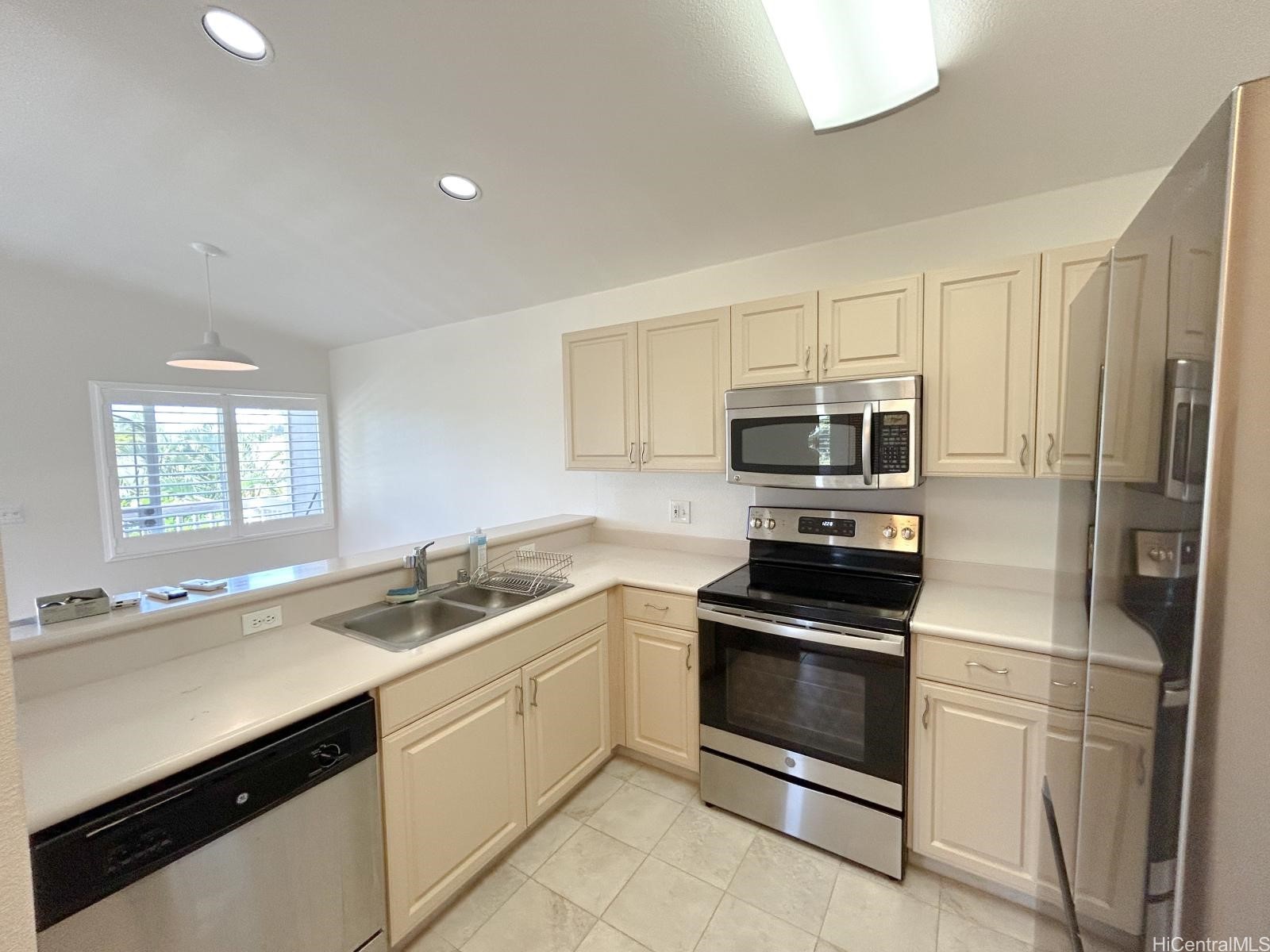 92 Aliinui Drive 24a Property Photo 2